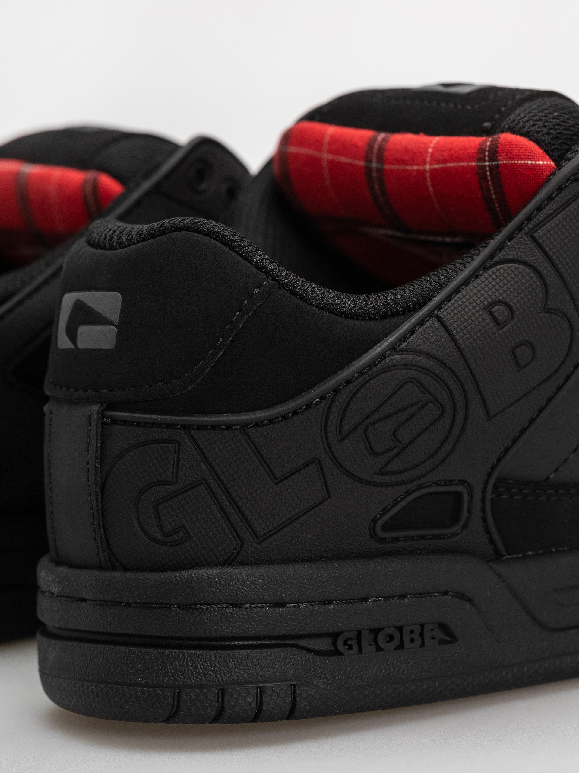Pantofi Globe Tilt (black/red/tartan)