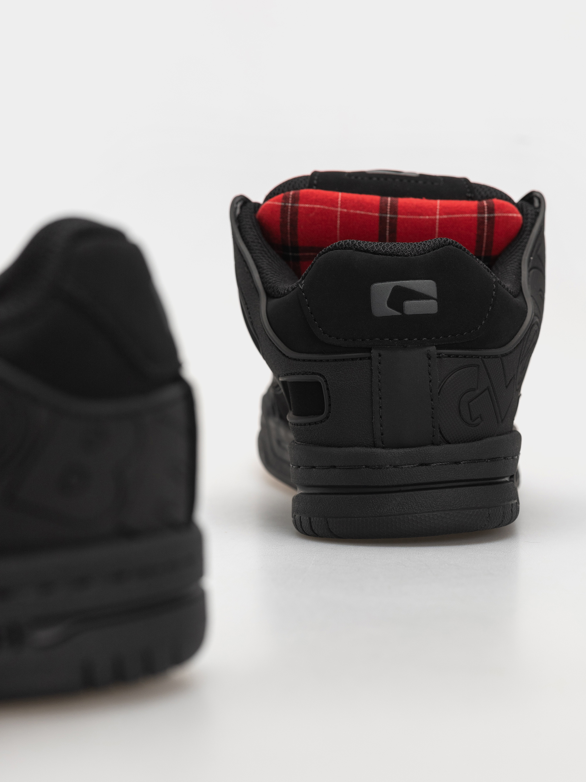 Pantofi Globe Tilt (black/red/tartan)