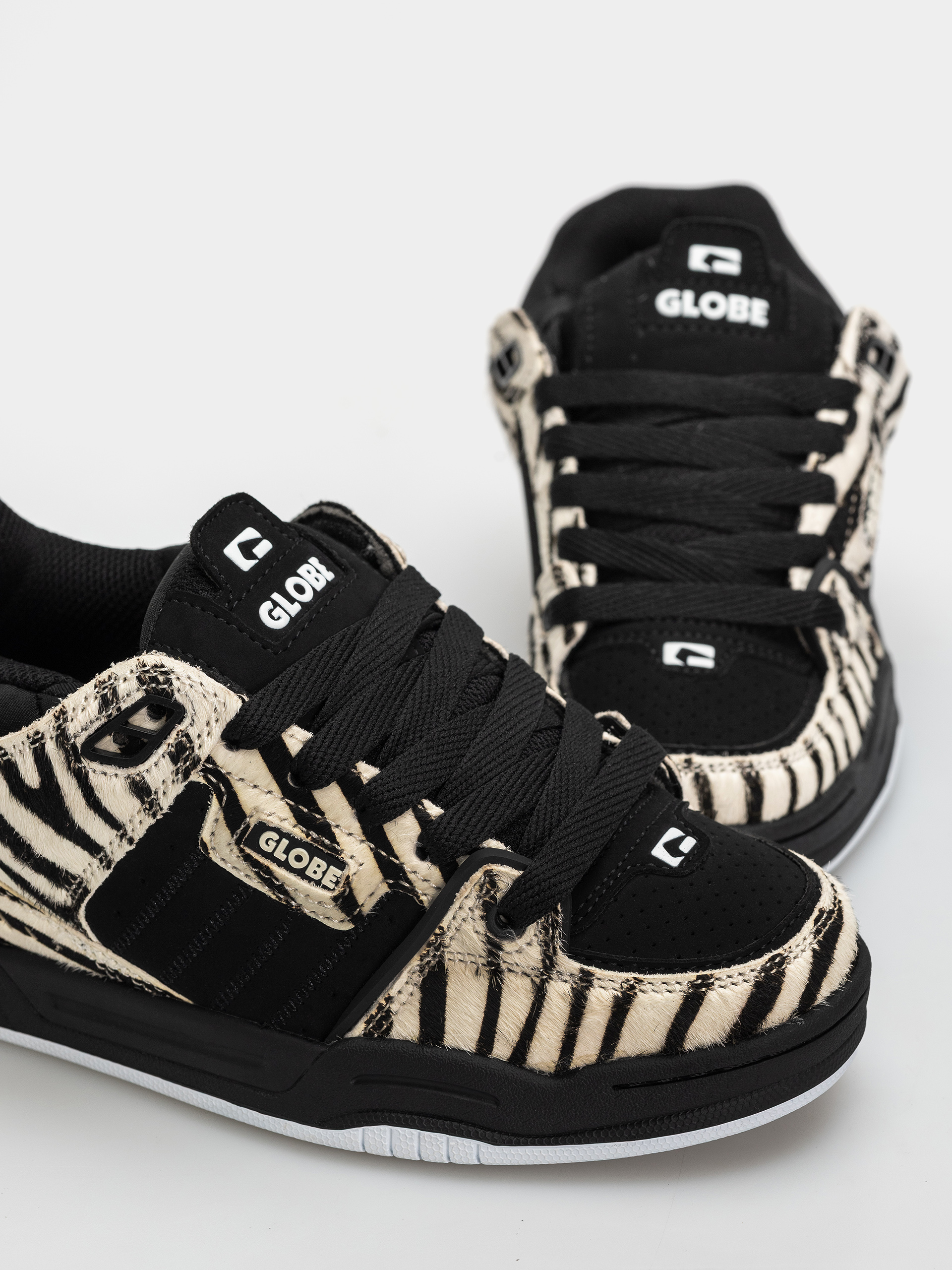 Pantofi Globe Fusion (zebra)