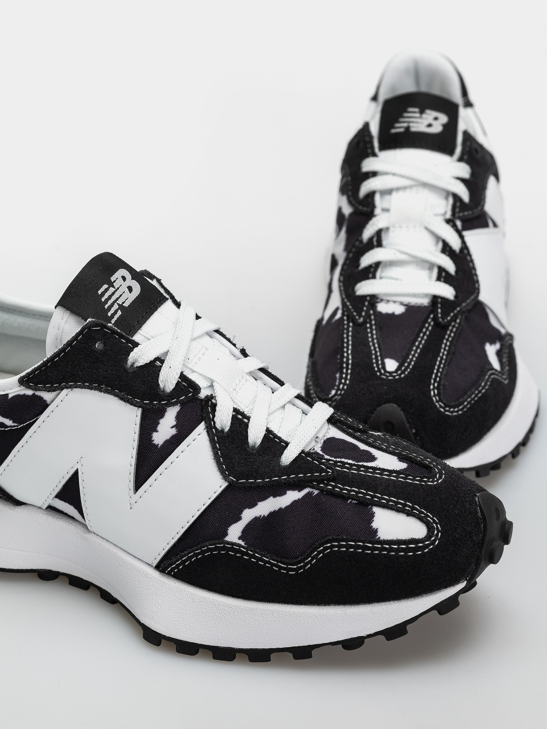 Pantofi New Balance 327 Wmn (breakfast tea/pumpernickel/sea salt)