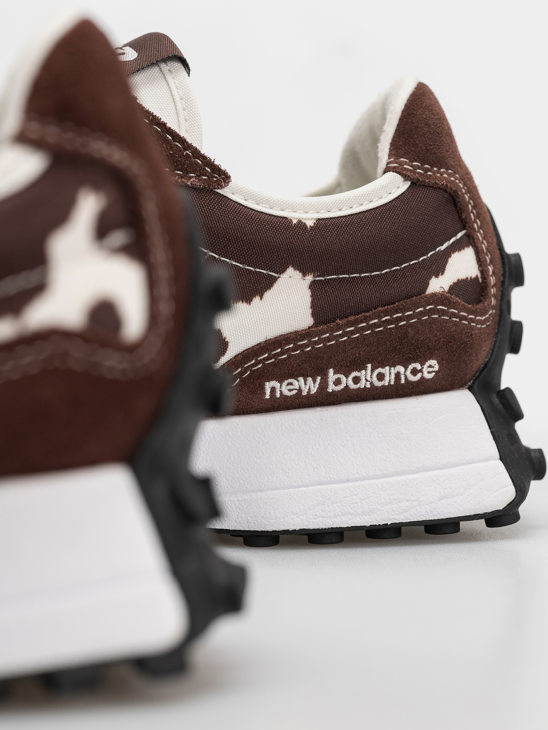 Pantofi New Balance 327 Wmn (pumpernickel/sea salt)