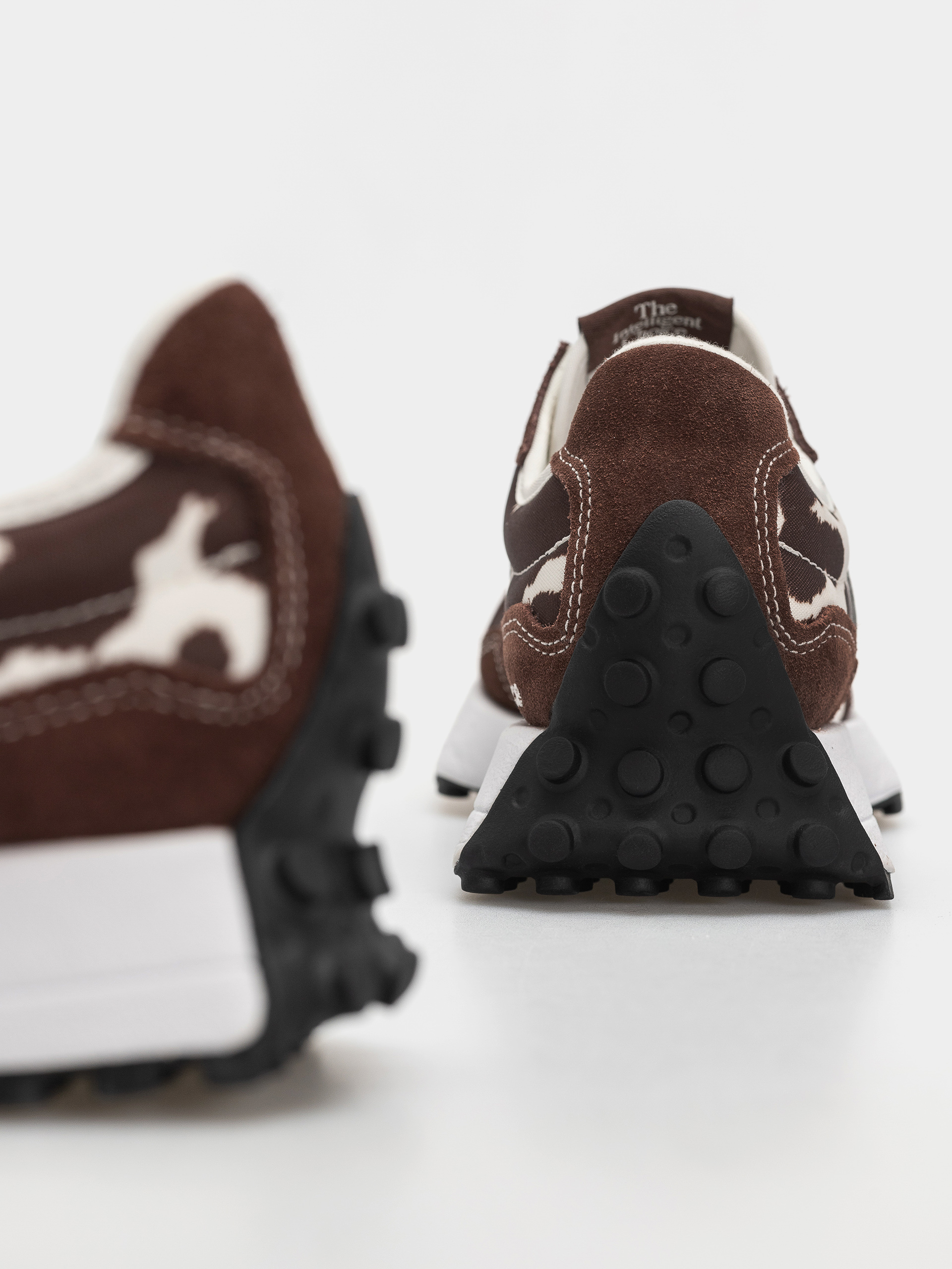 Pantofi New Balance 327 Wmn (pumpernickel/sea salt)