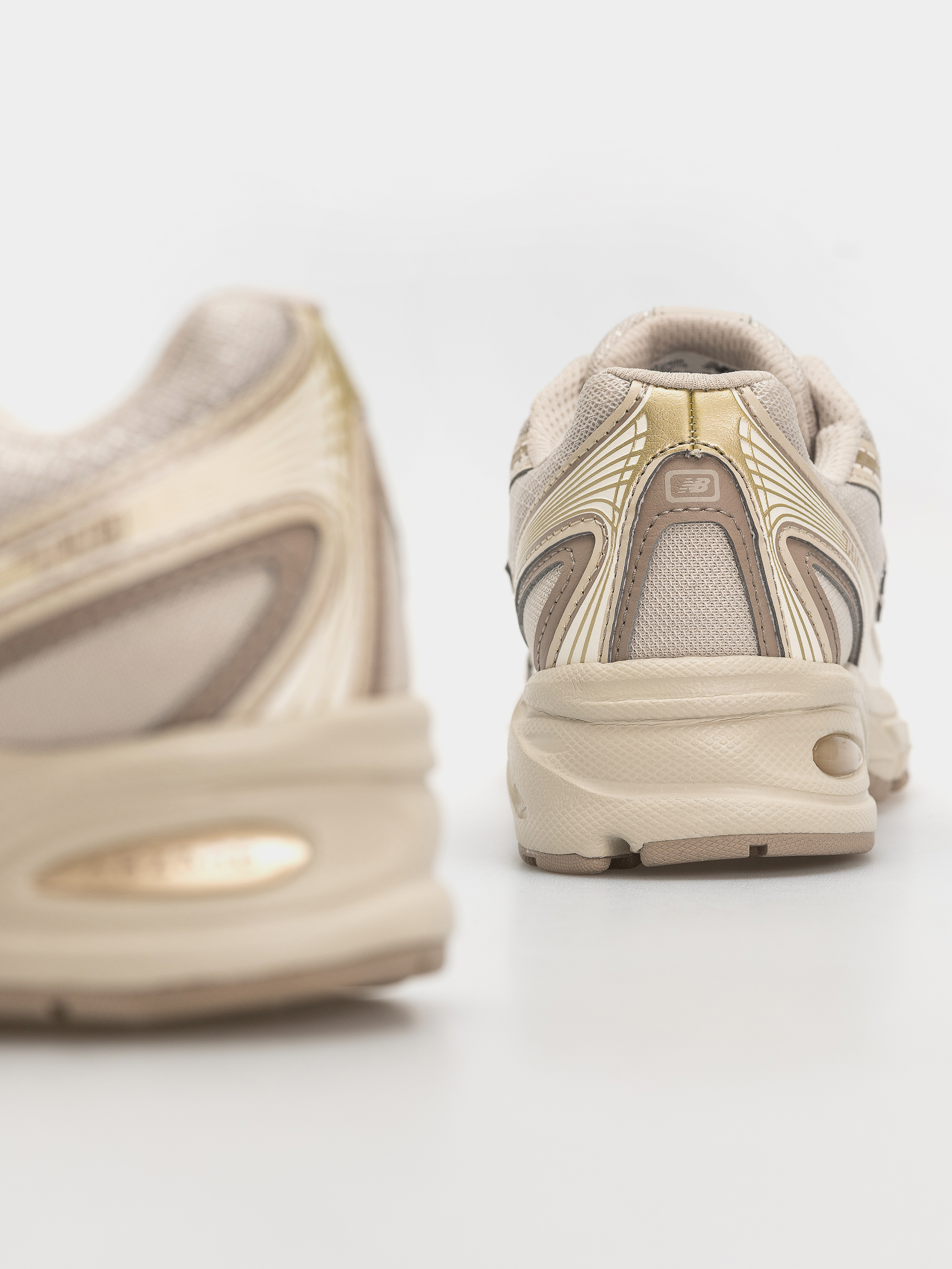Pantofi New Balance 740 (mushroom/timberwolf)