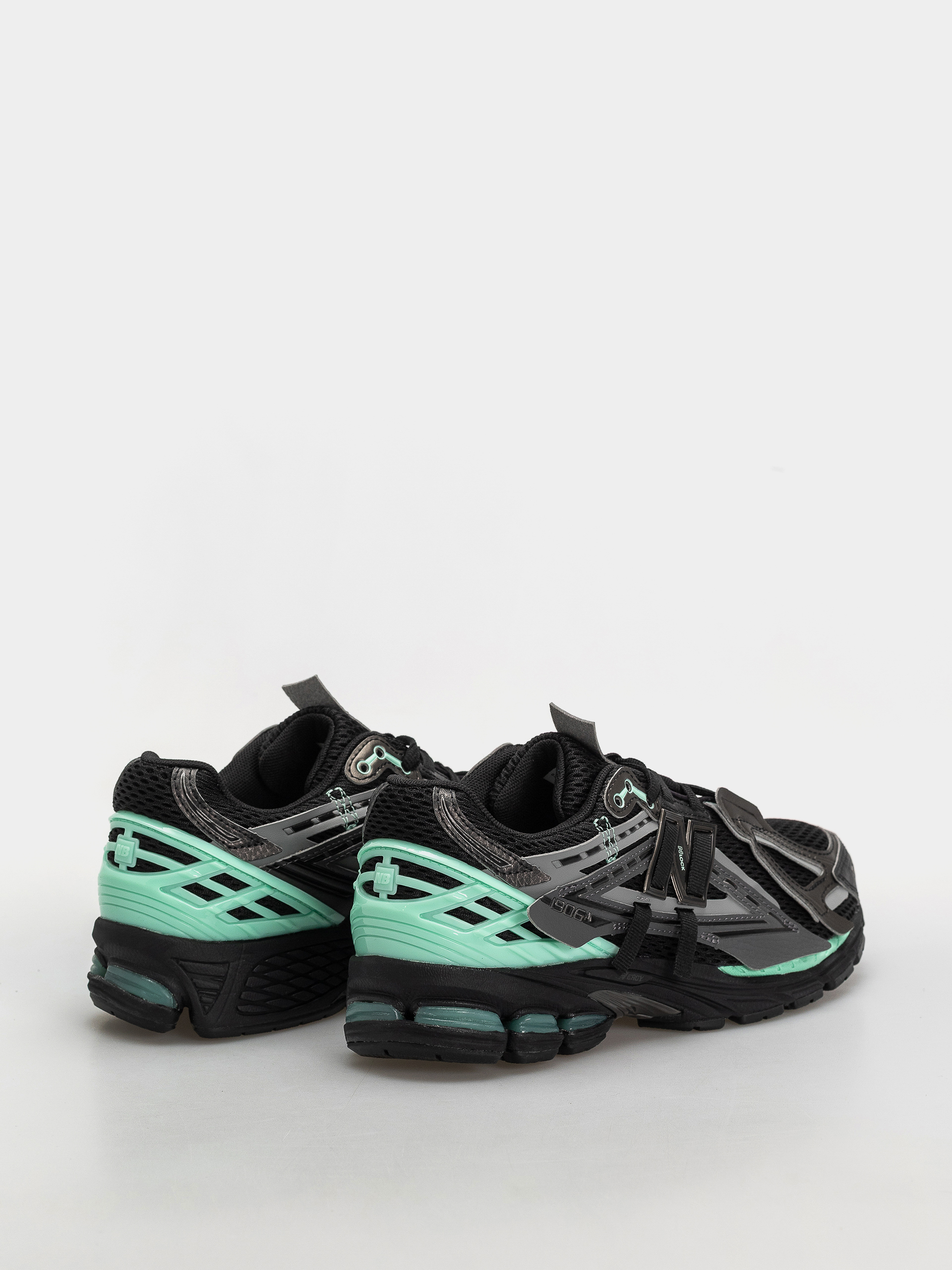 Pantofi New Balance 1906 (black/bright mint)