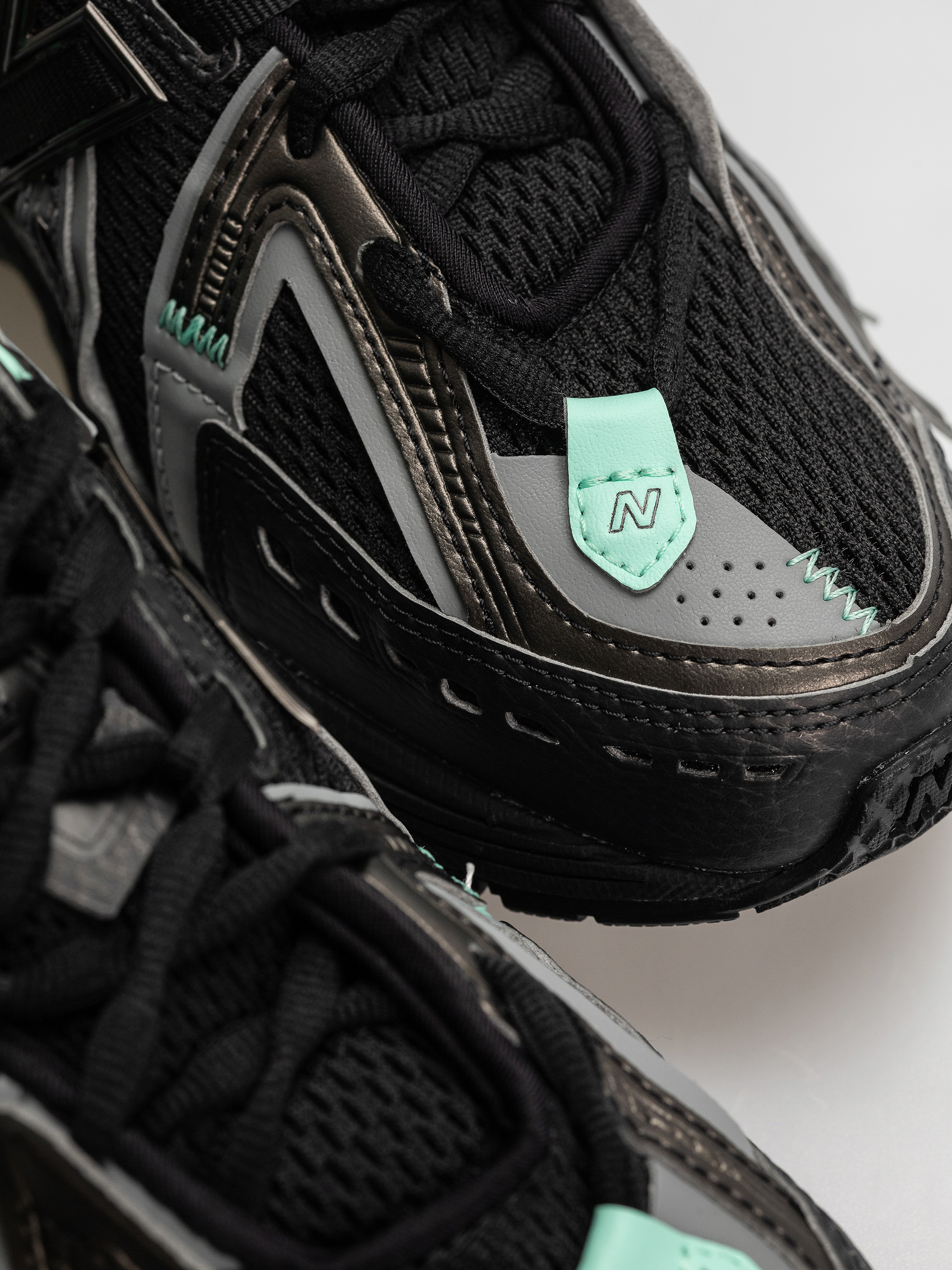 Pantofi New Balance 1906 (black/bright mint)