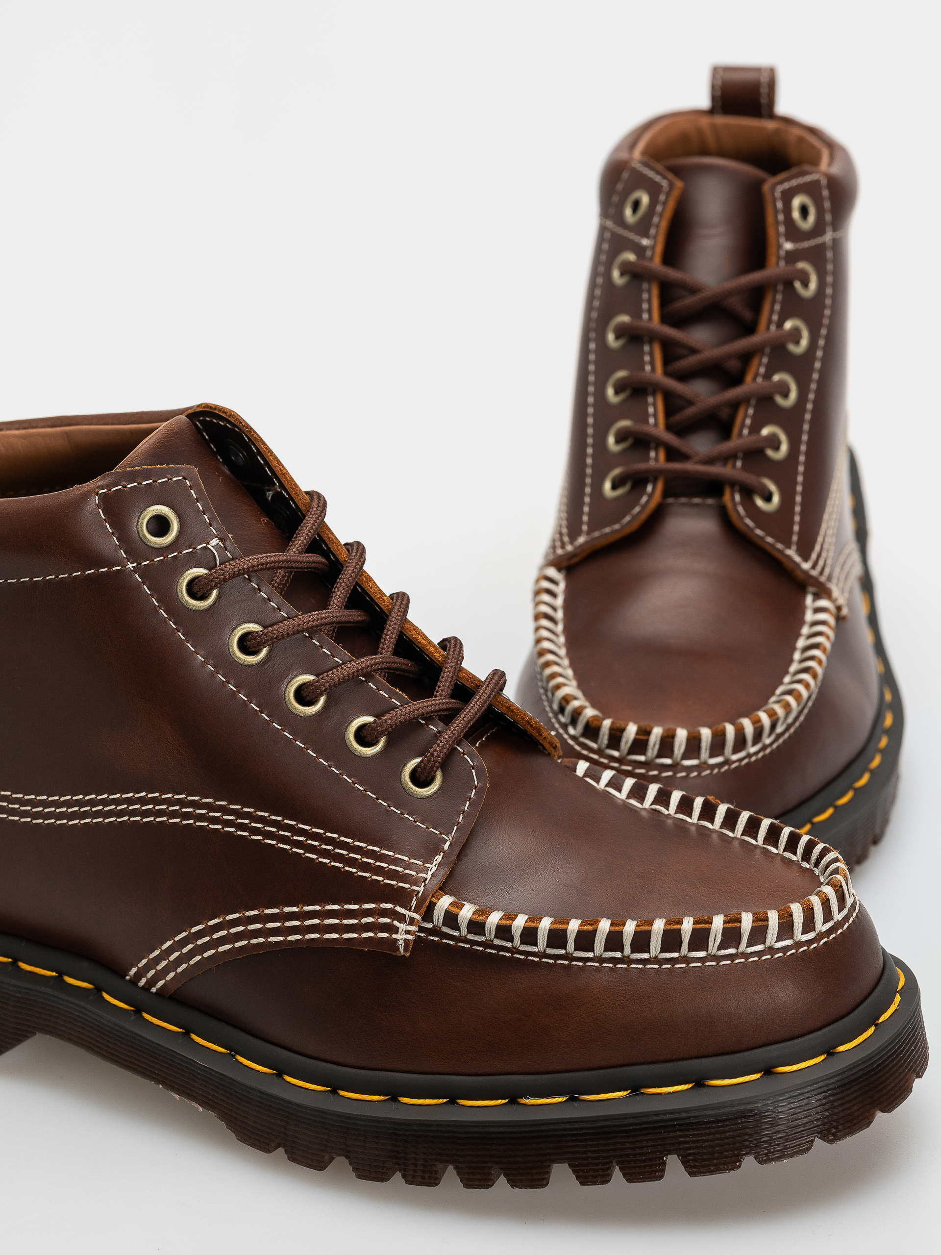 Pantofi Dr. Martens Lowell Chukka (butterscotch)