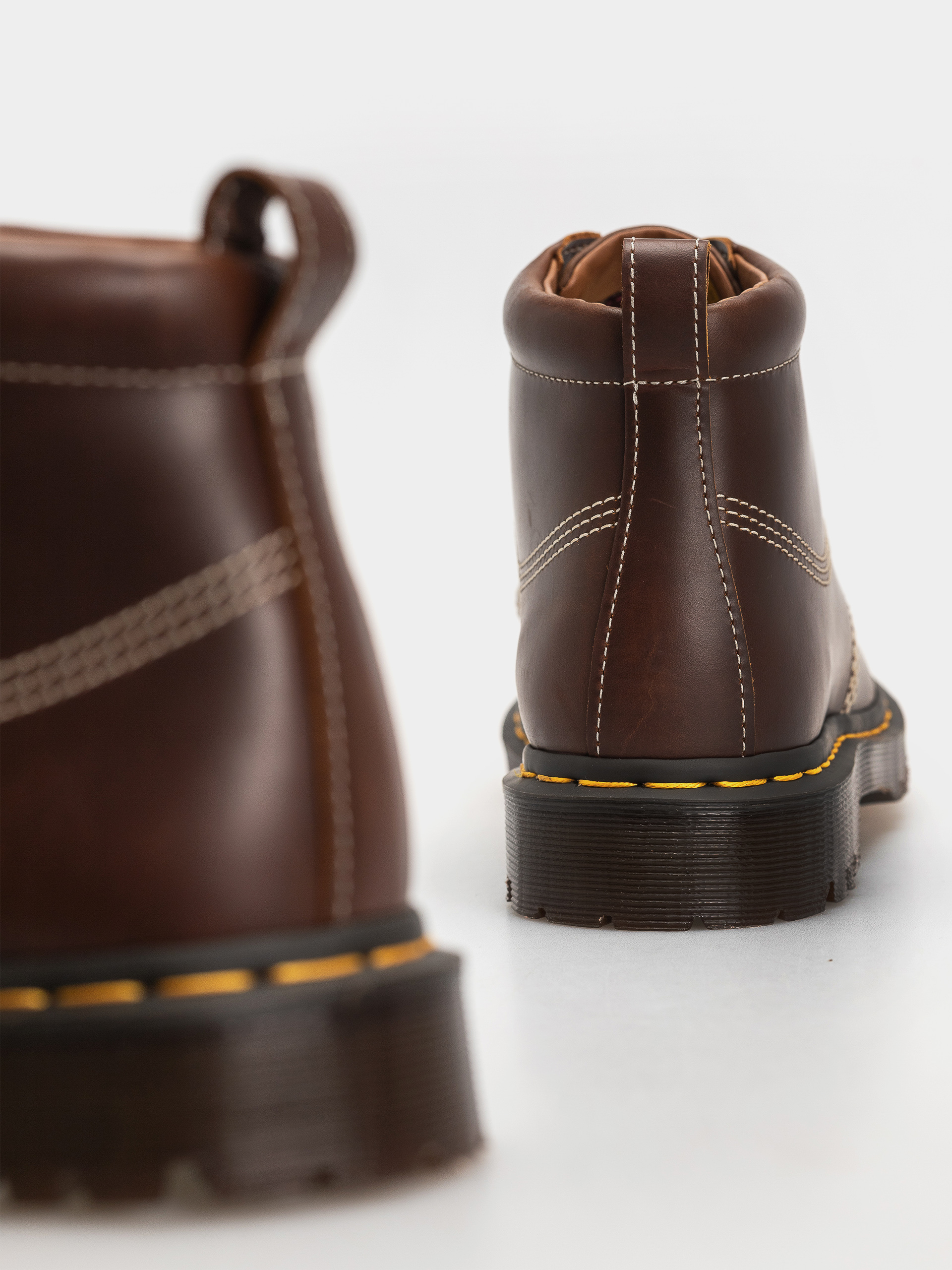 Pantofi Dr. Martens Lowell Chukka (butterscotch)