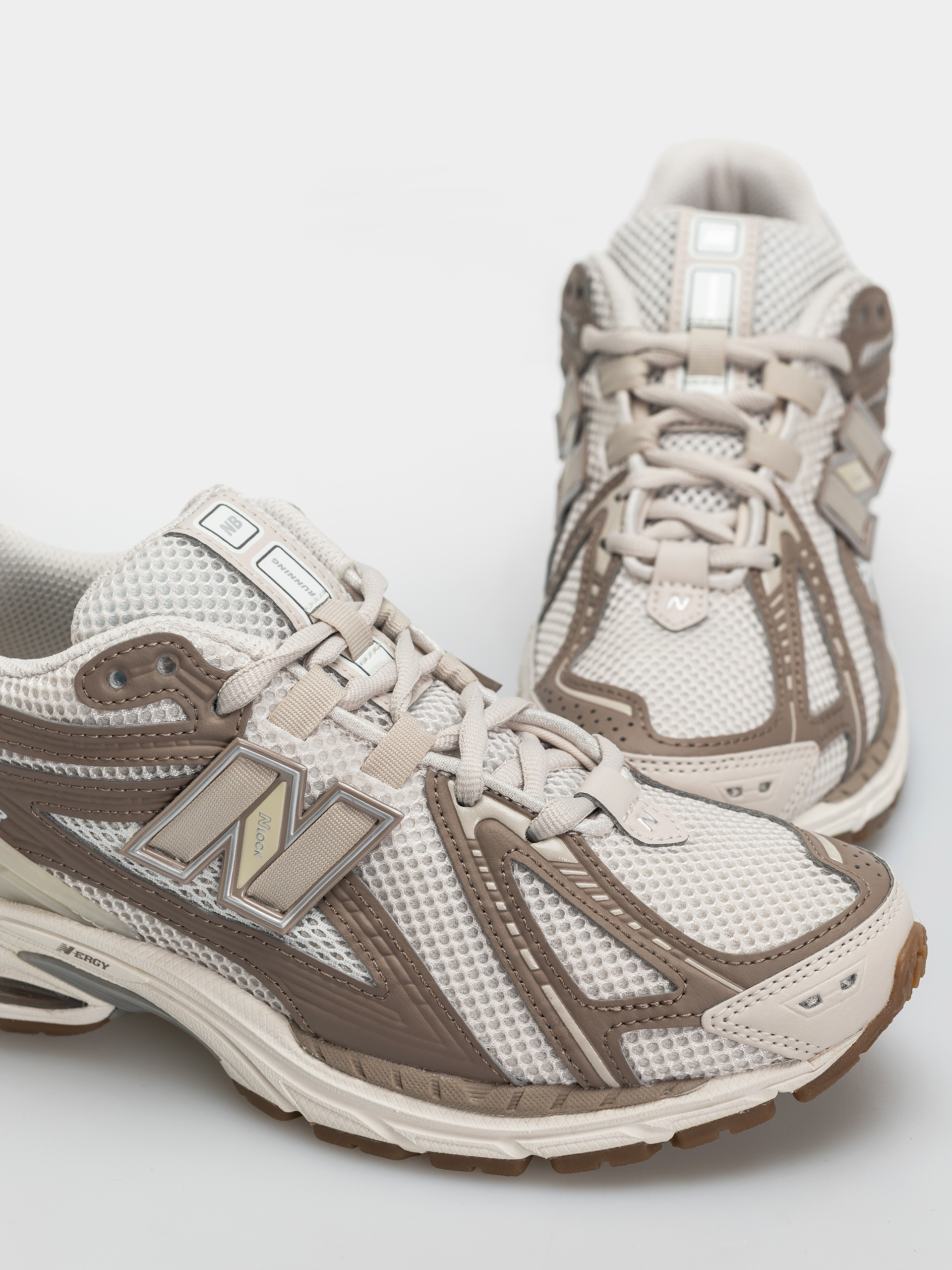 Pantofi New Balance 1906 (moonbeam/mushroom)