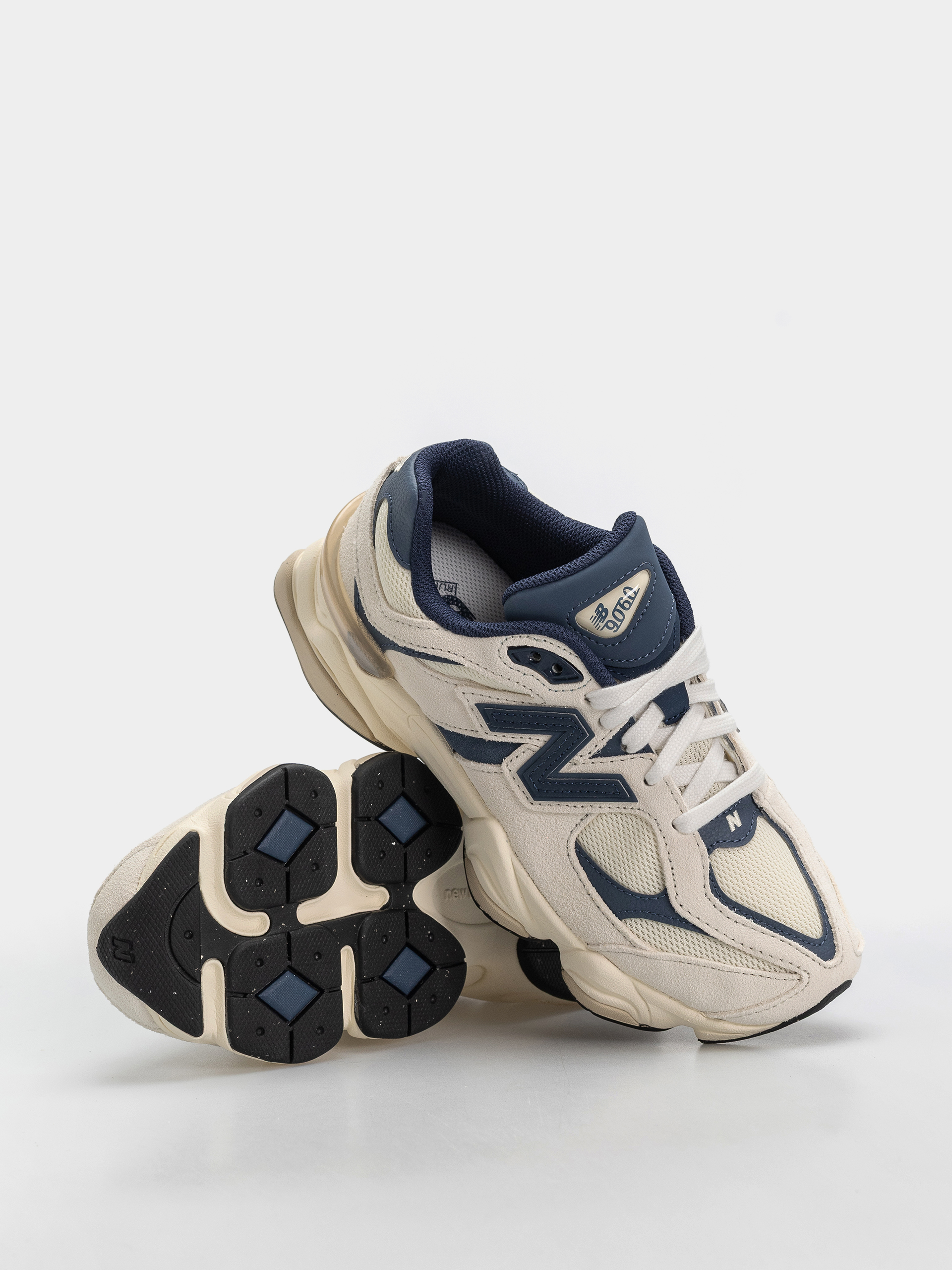 Pantofi New Balance 9060 JR (nb navy/linen)