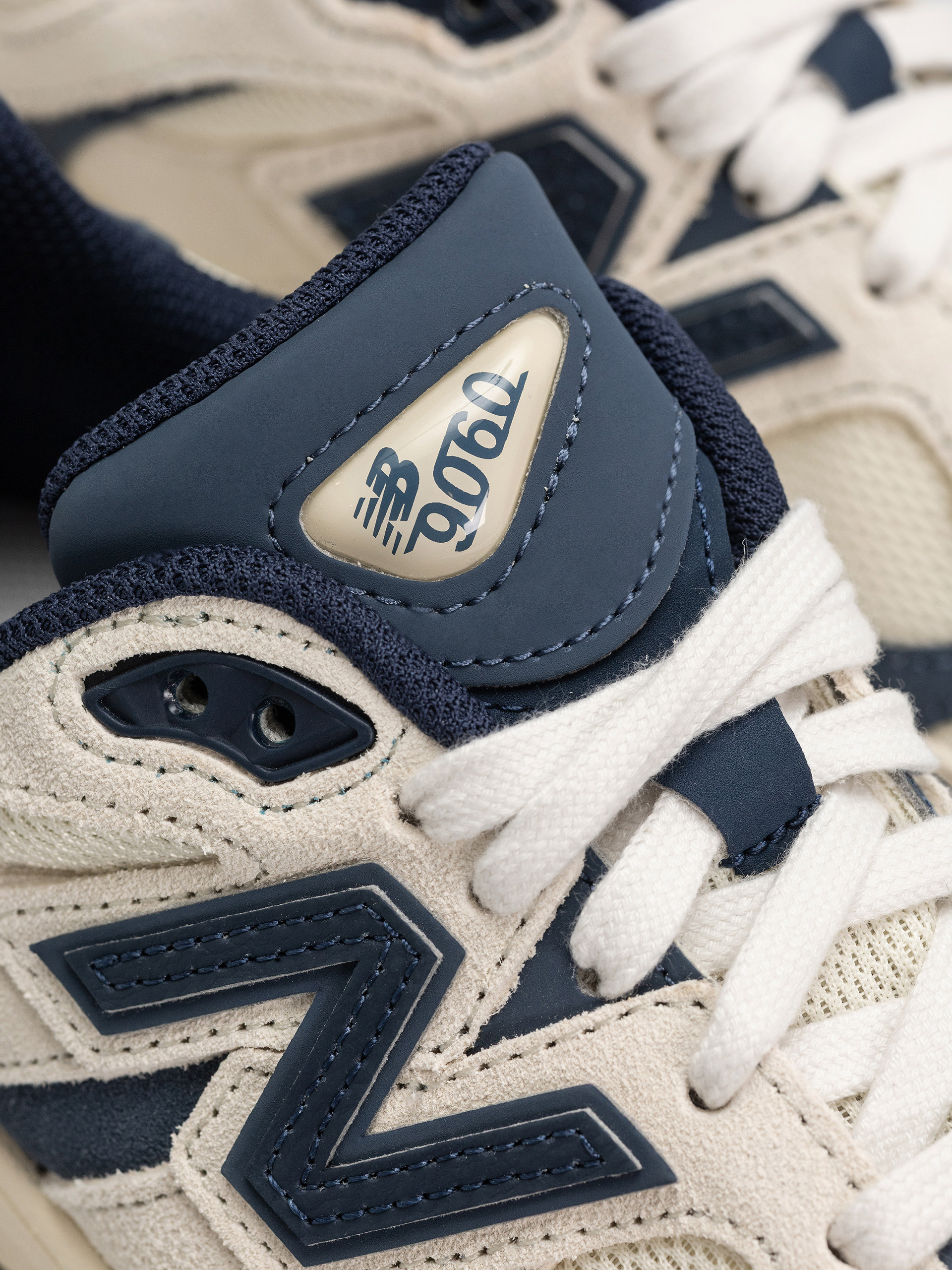 Pantofi New Balance 9060 JR (nb navy/linen)