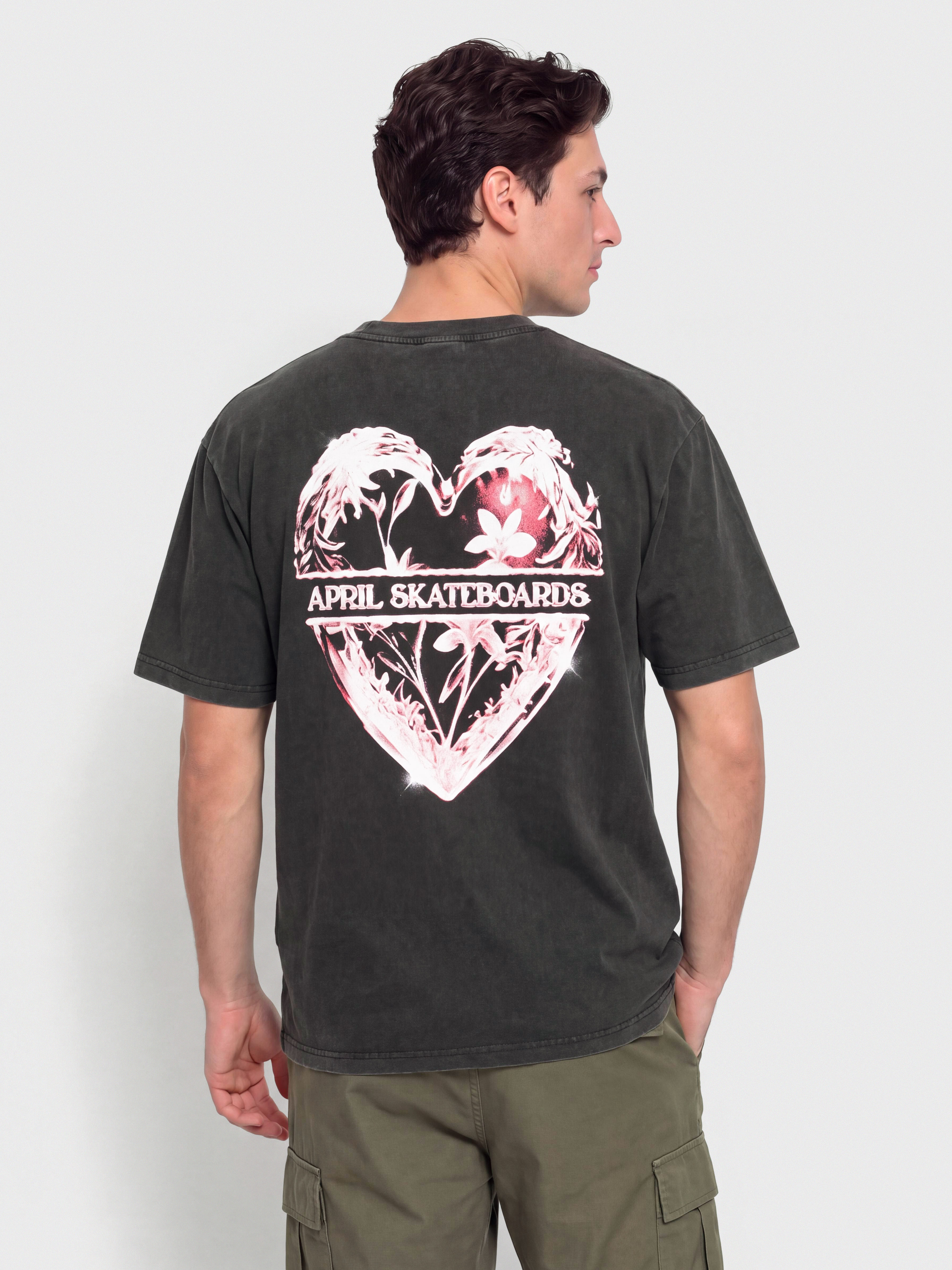 Tricou April Skateboards Heart (vintage black)