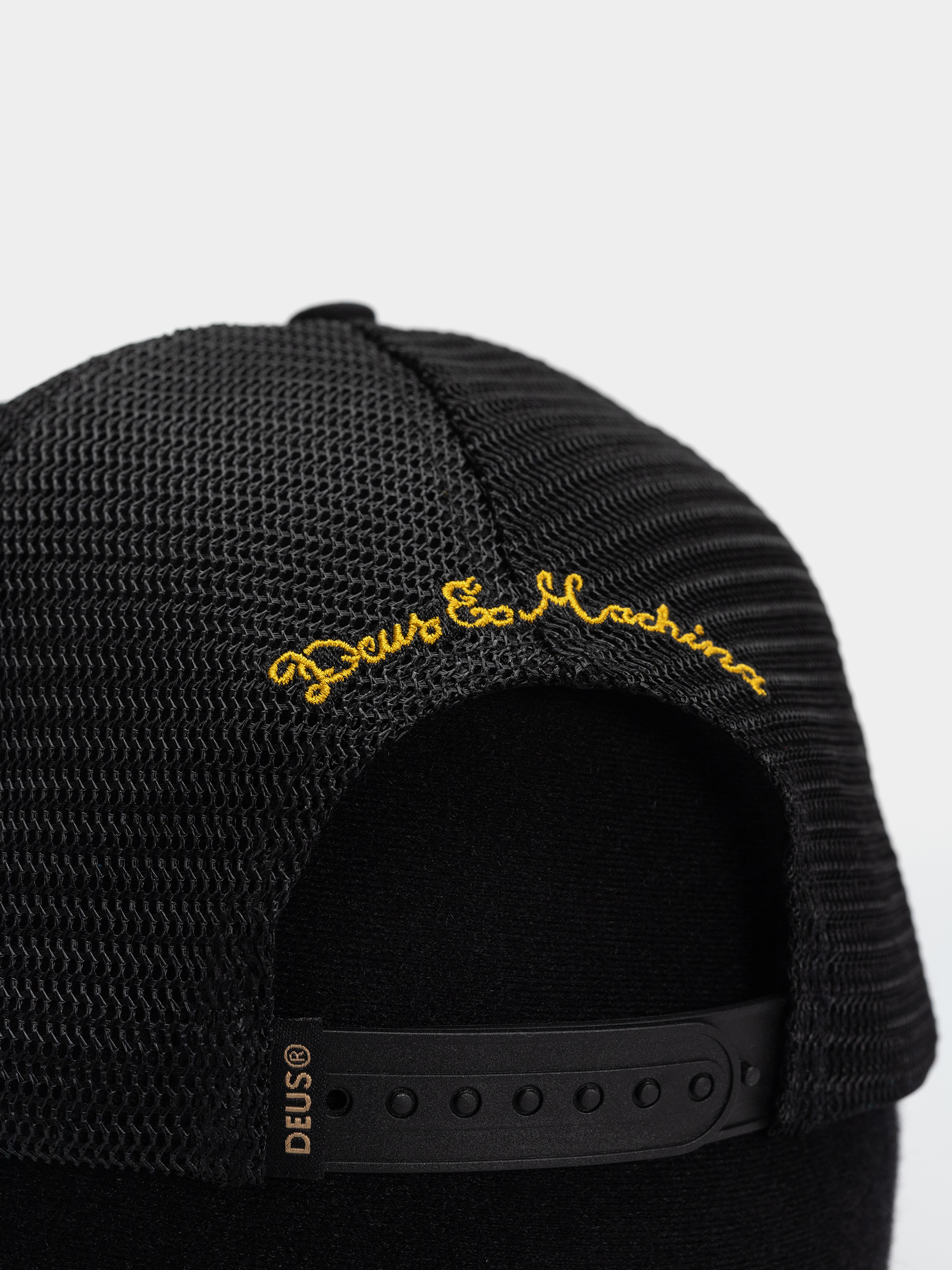 Șapcă Deus Ex Machina Welcome Trucker (black)