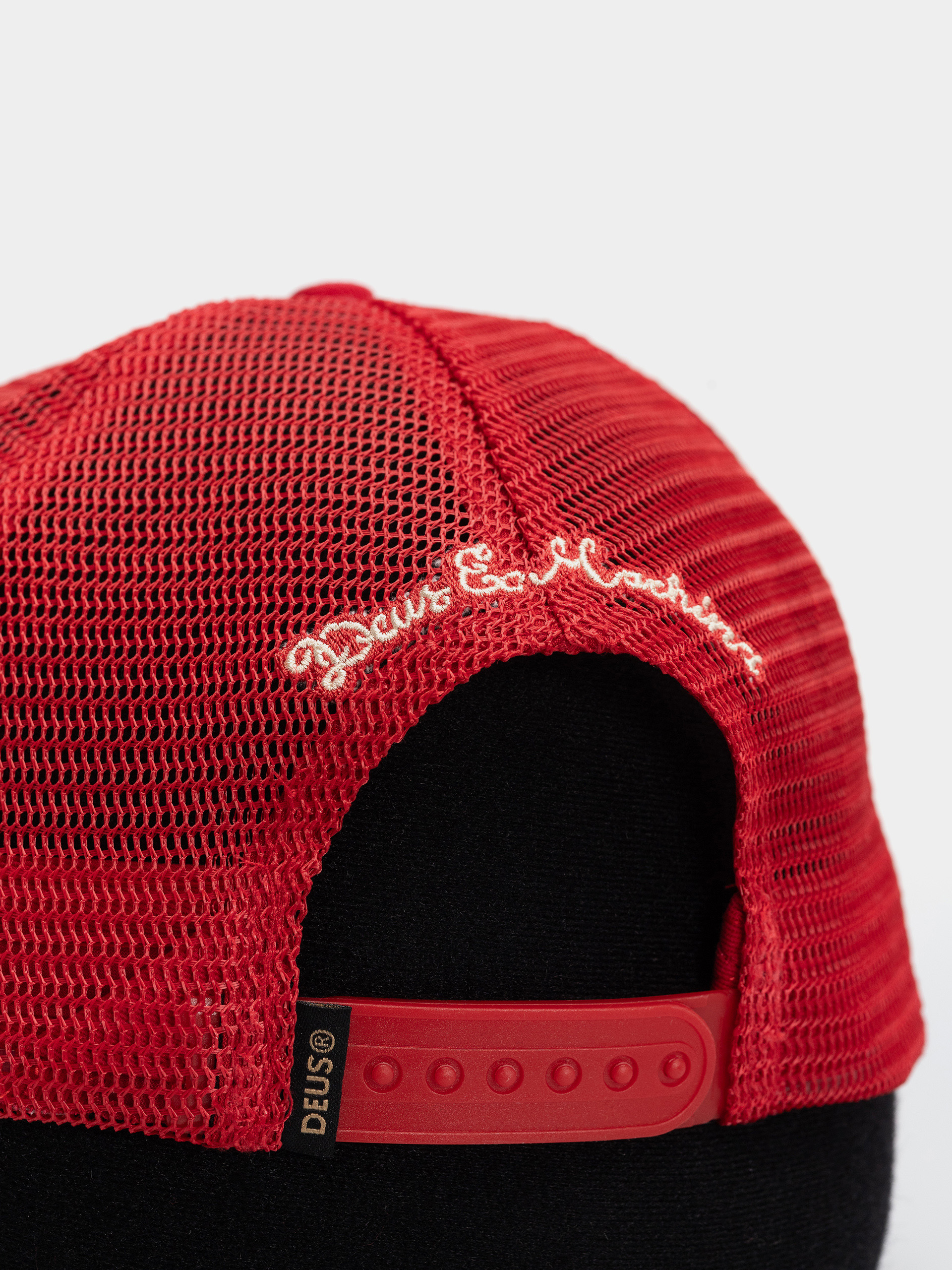 Șapcă Deus Ex Machina Welcome Trucker (cherry red)