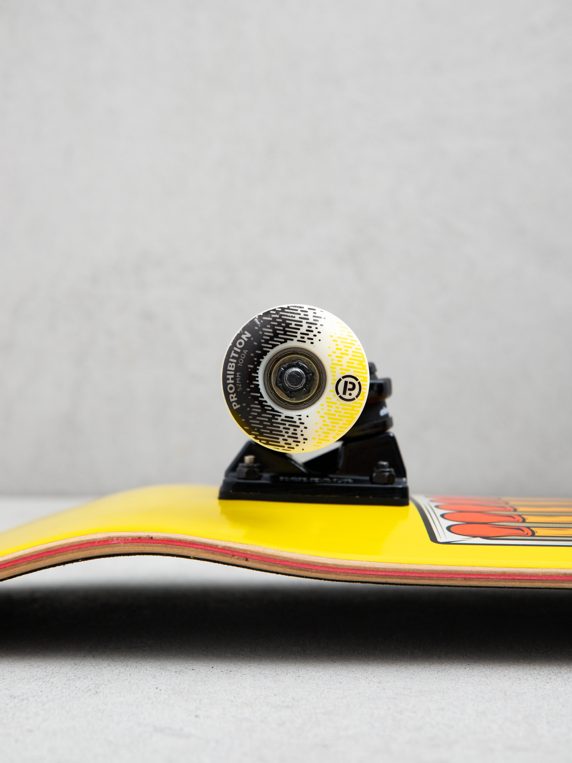 Skateboard Cartel Skateboards Firestarter (yellow)