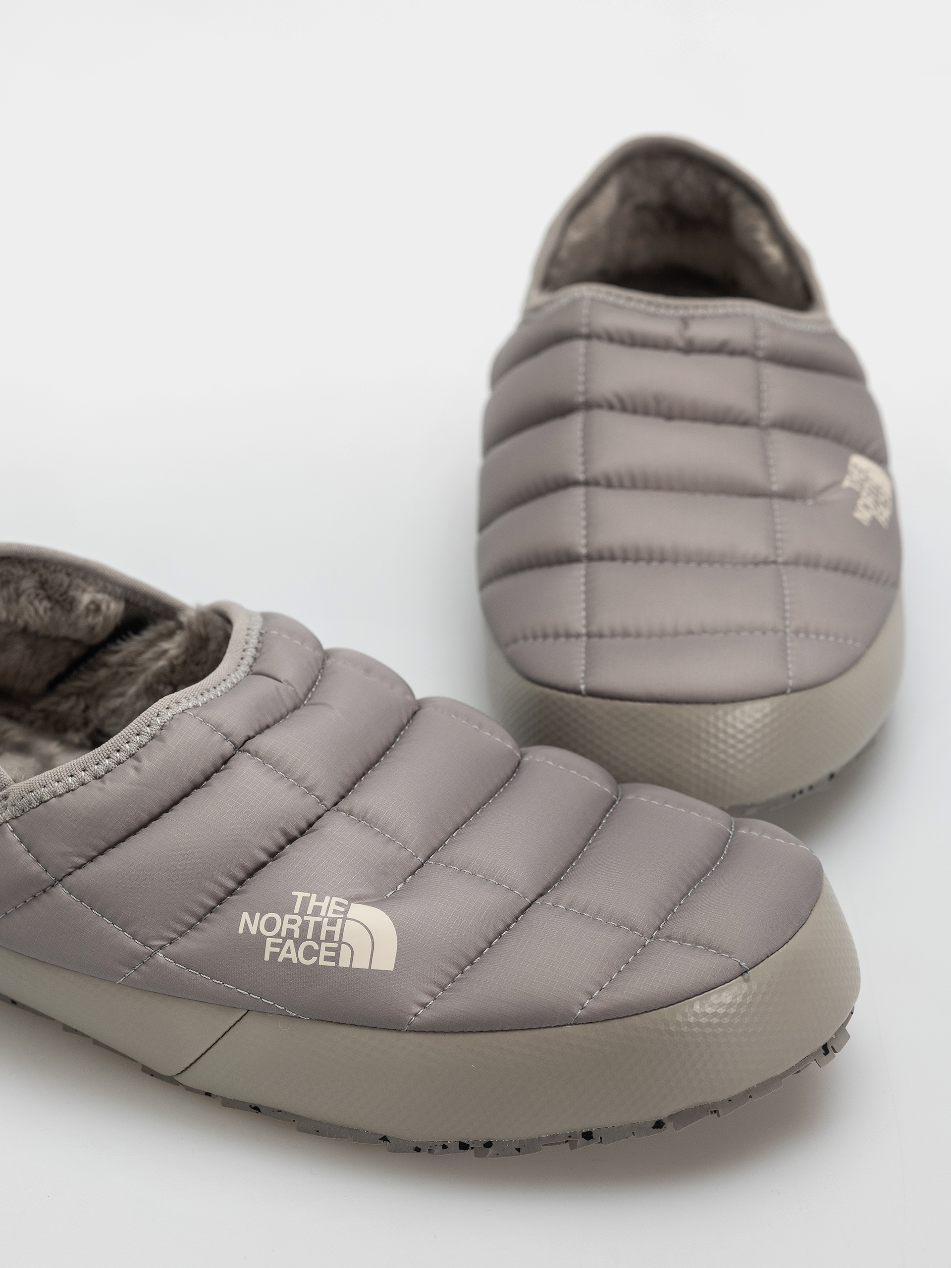 Pantofi The North Face Thermoball Traction Mule V (stone slab/calacatta)
