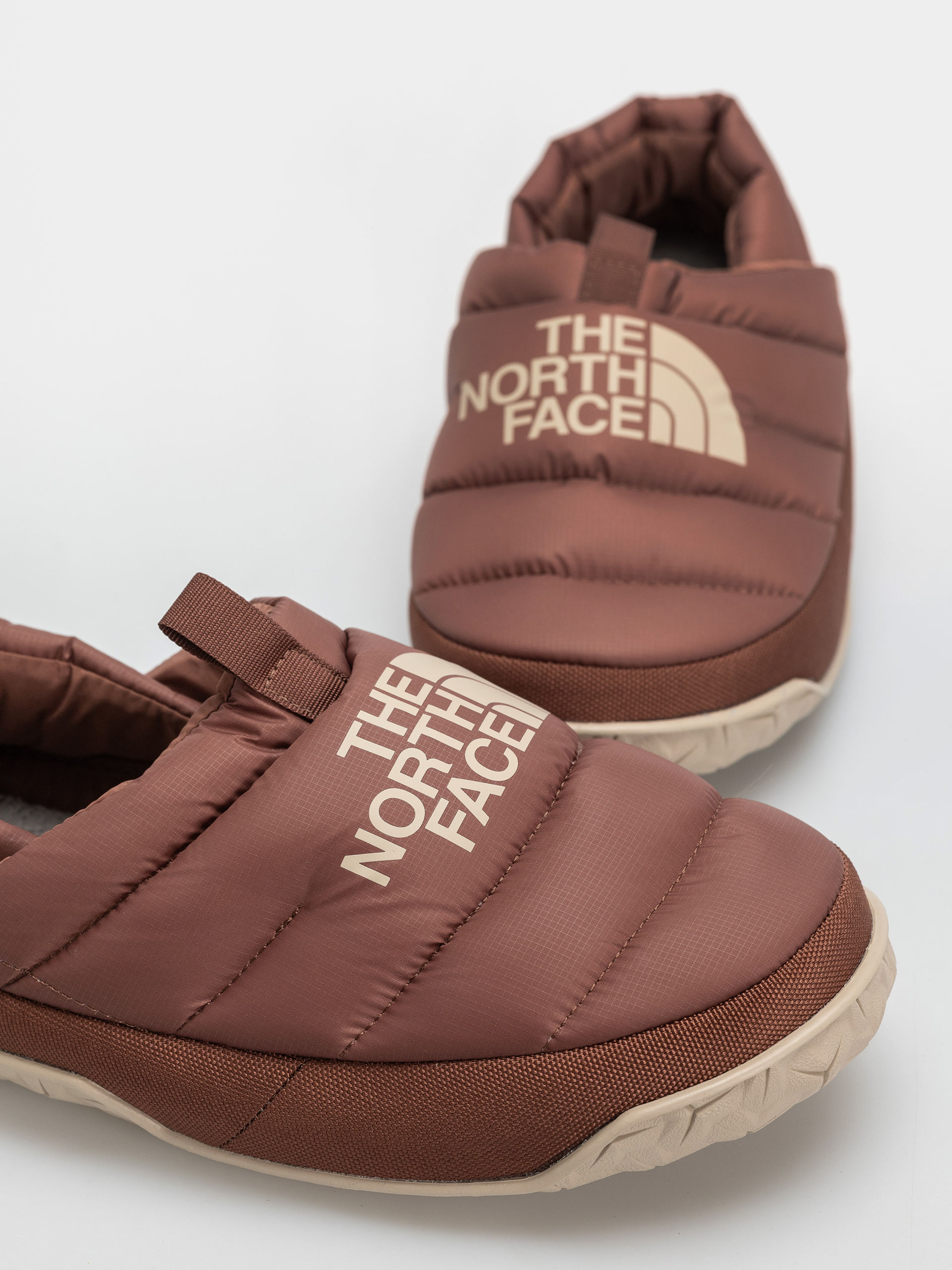 Pantofi The North Face Nuptse Mule Wmn (copper silt/timeless ta)