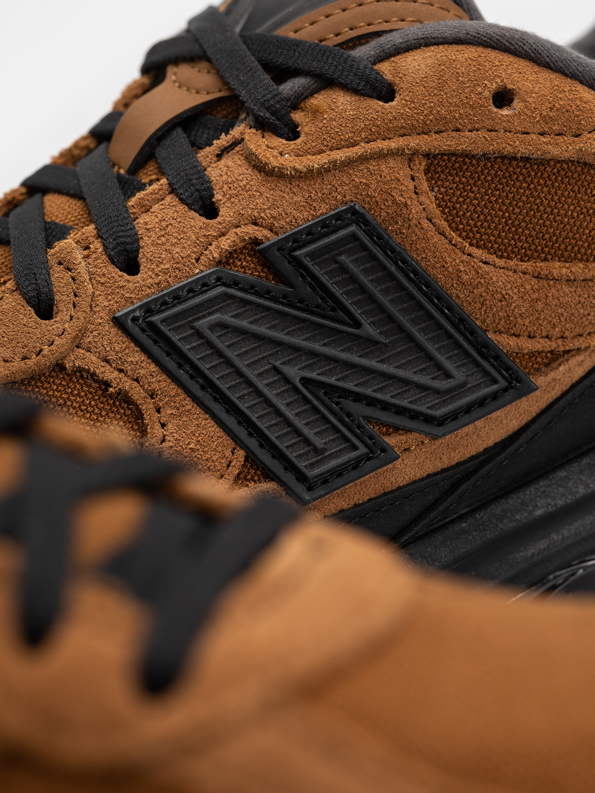 Pantofi New Balance 2010 (breakfast tea/black)