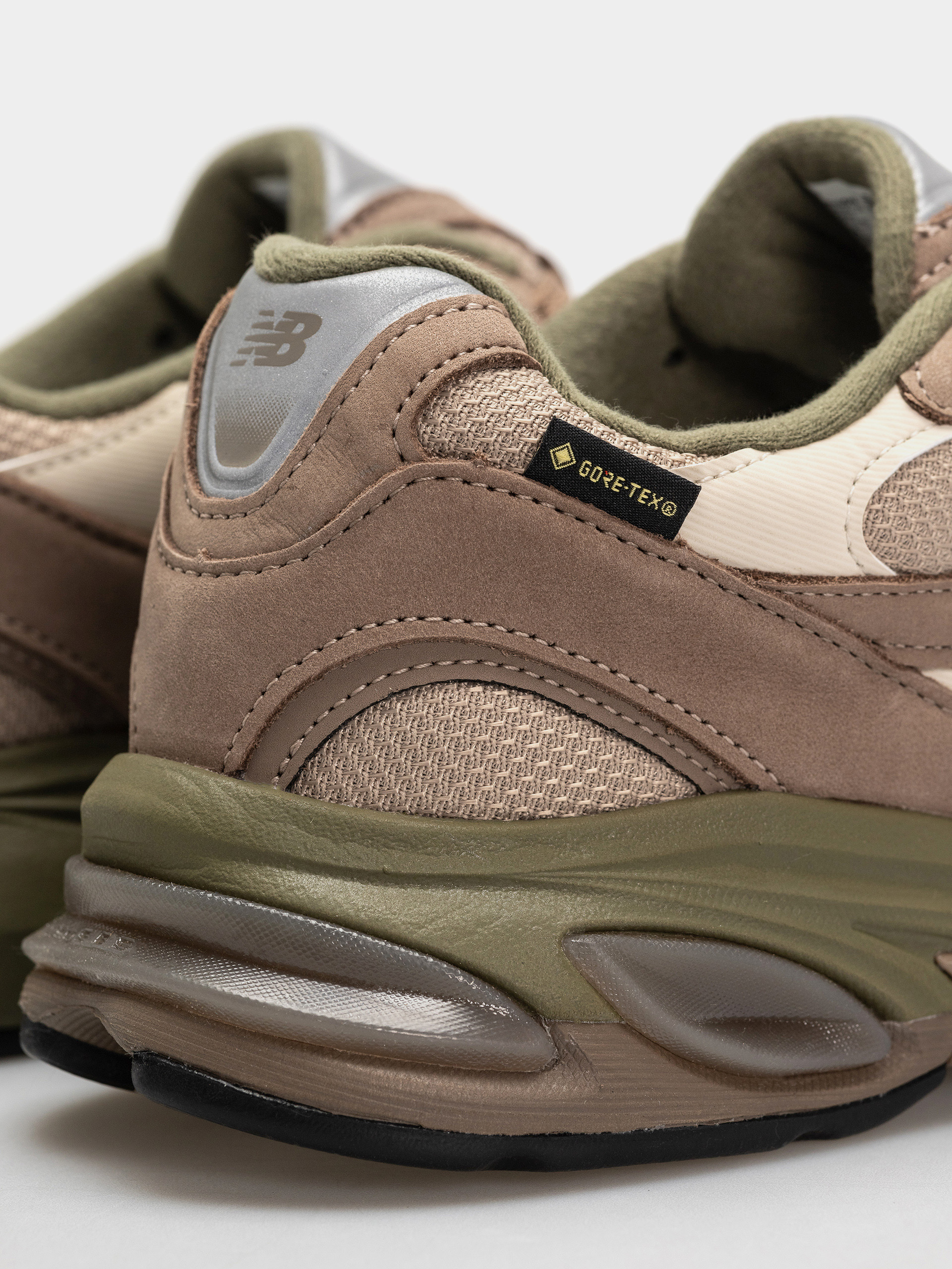 Pantofi New Balance 2010 (light mushroom/timberwolf)