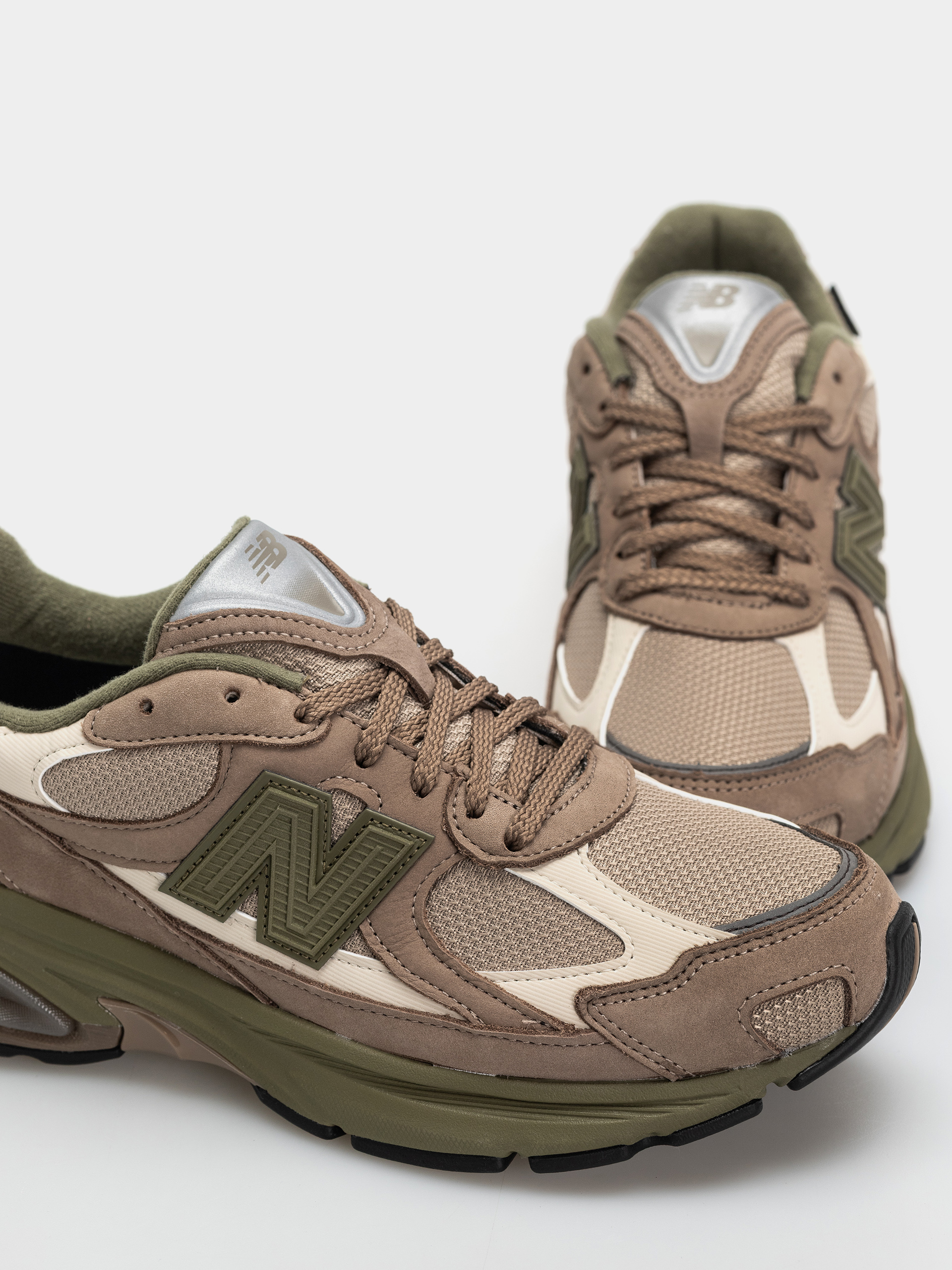 Pantofi New Balance 2010 (light mushroom/timberwolf)