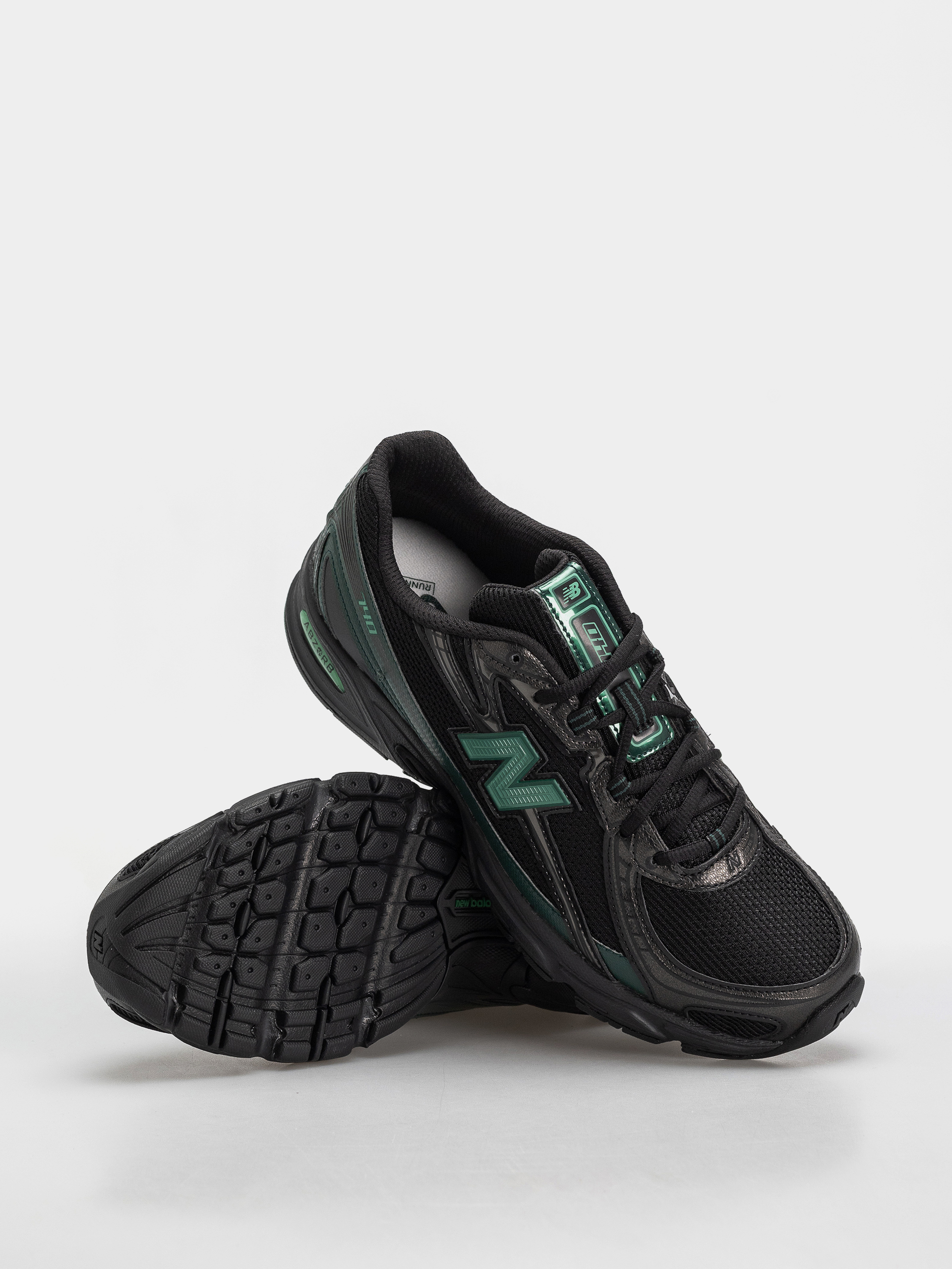 Pantofi New Balance 740 (black/nordic green)