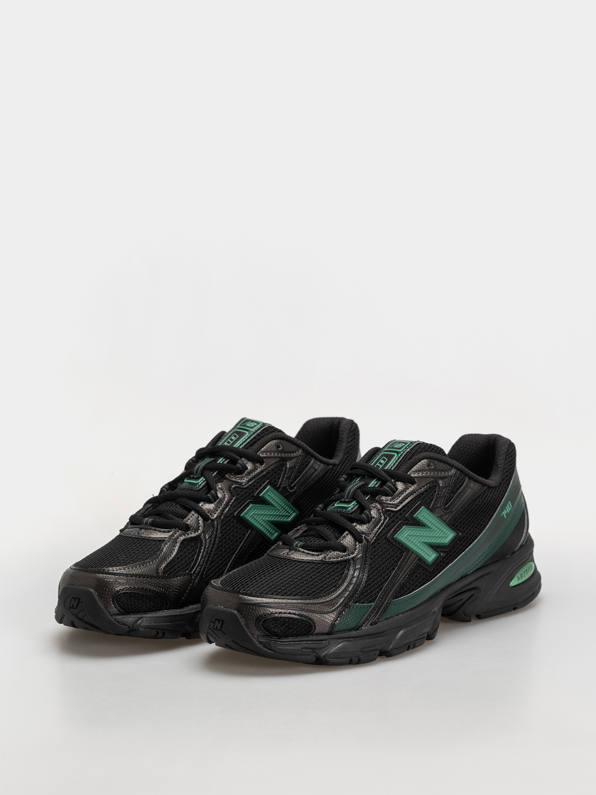 Pantofi New Balance 740 (black/nordic green)
