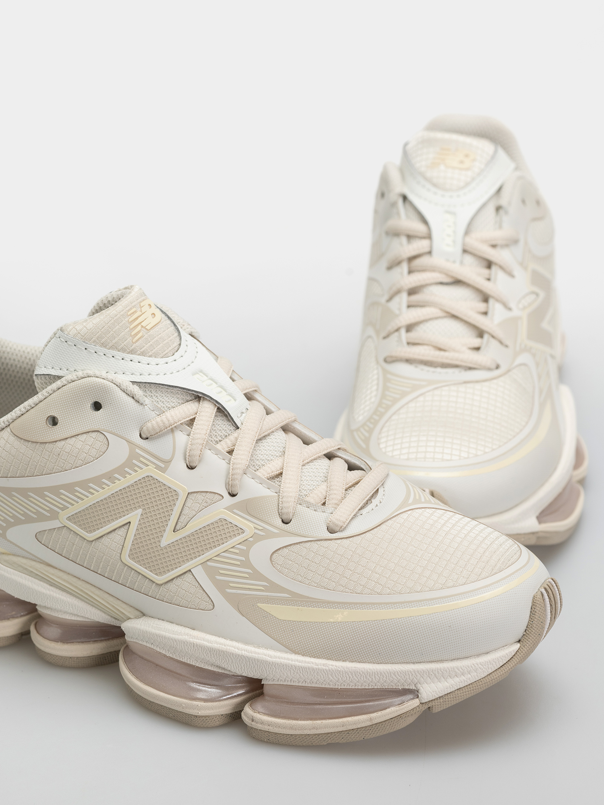 Pantofi New Balance 2000 (linen/sea salt/timberwolf)