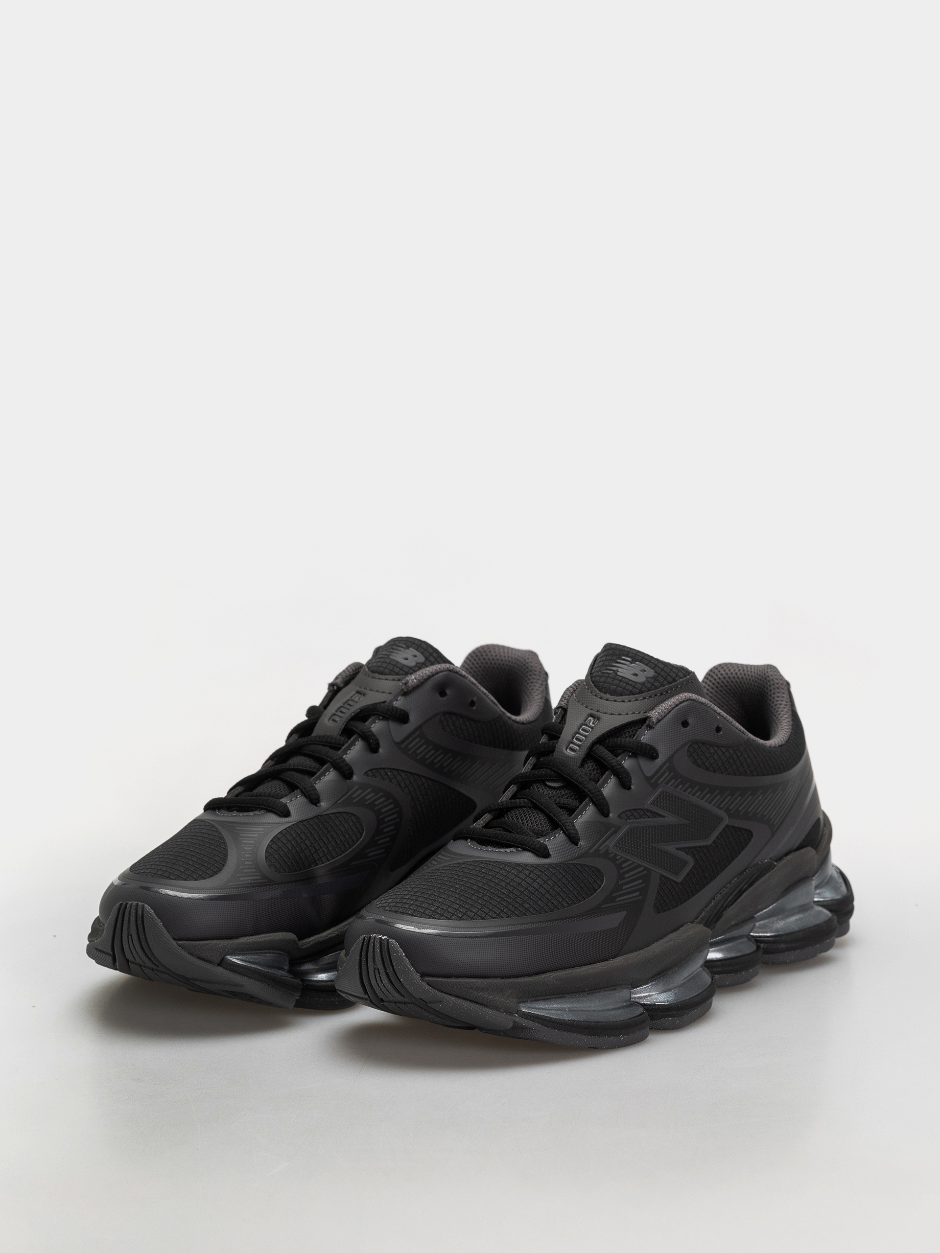 Pantofi New Balance 2000 (black/black cement/magnet)