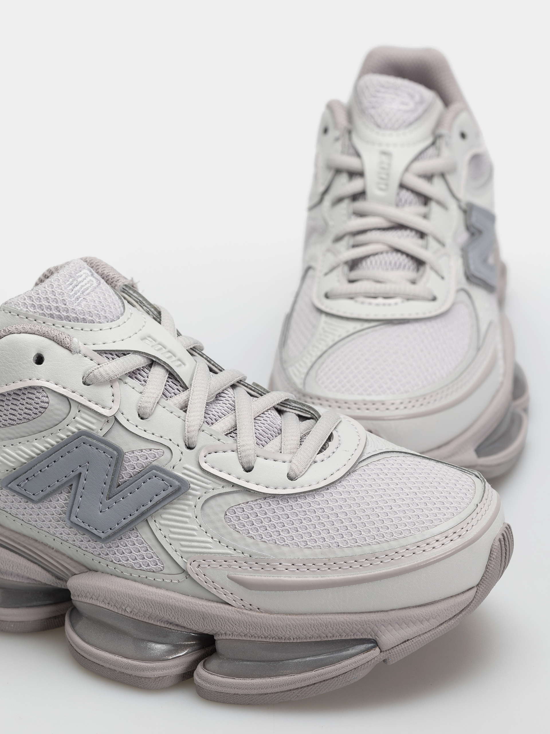 Pantofi New Balance 2000 (horizon grey/truffle salt)