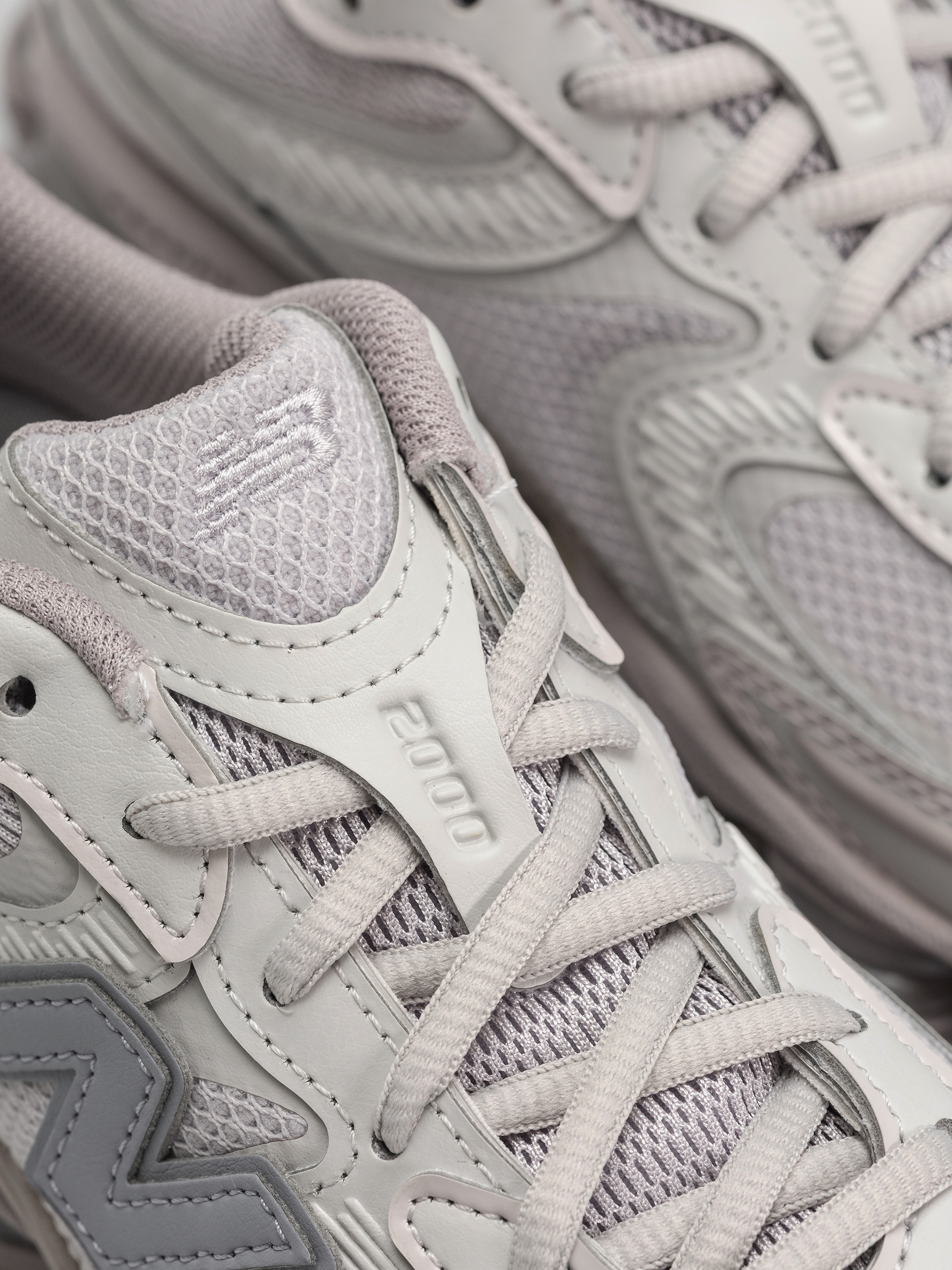 Pantofi New Balance 2000 (horizon grey/truffle salt)