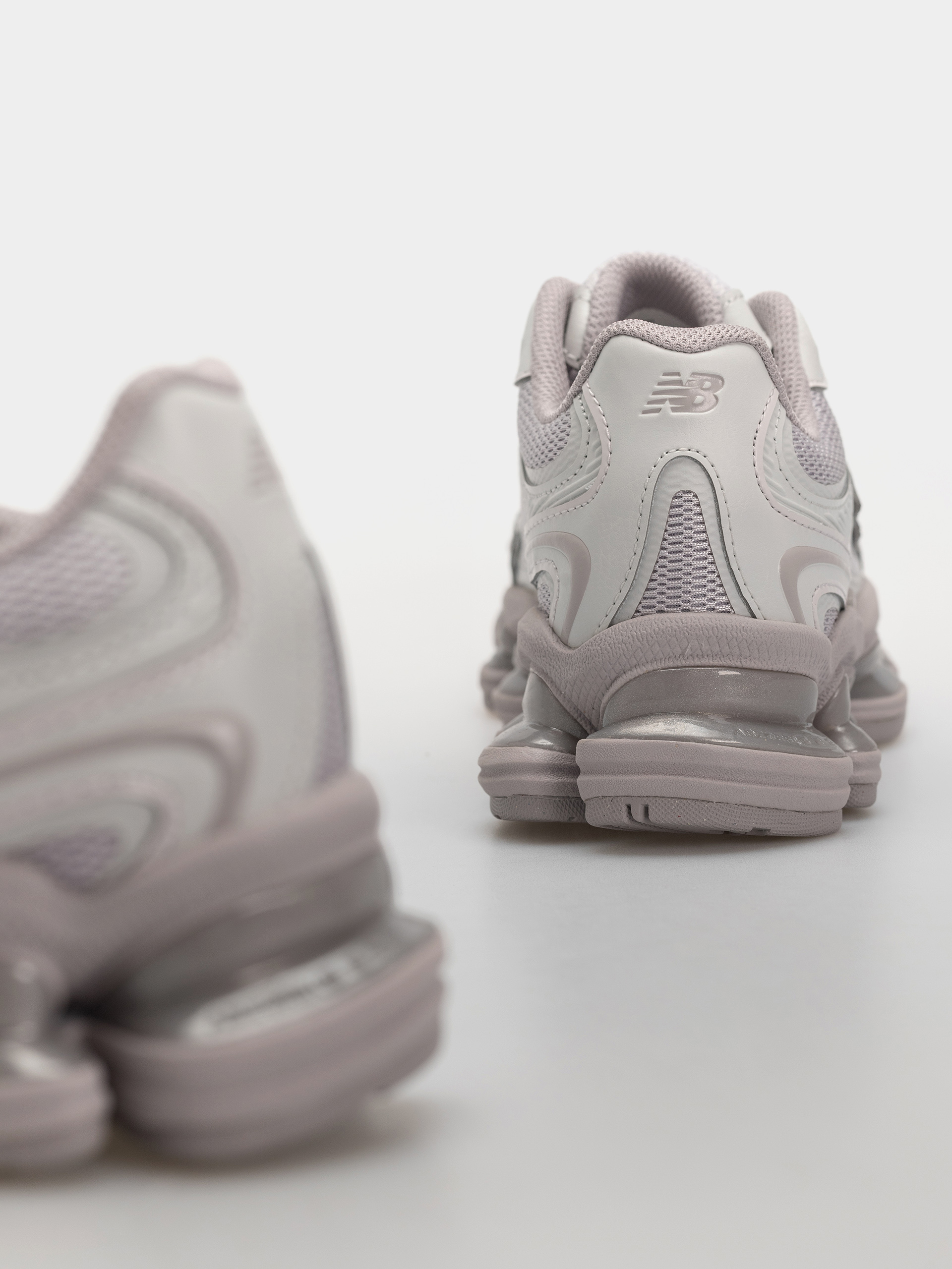 Pantofi New Balance 2000 (horizon grey/truffle salt)