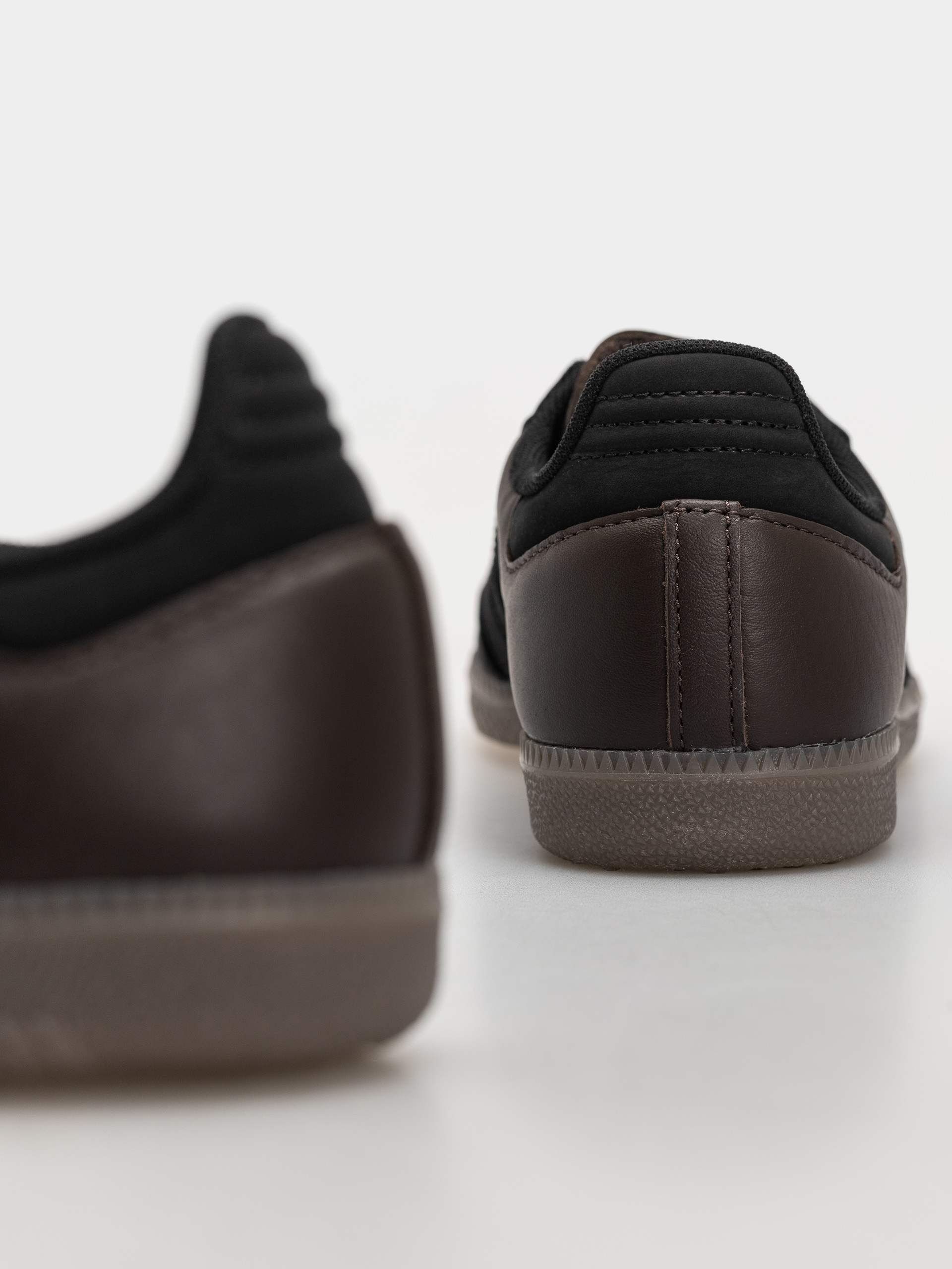 Pantofi adidas Samba Adv (dbrown/cblack/gum5)