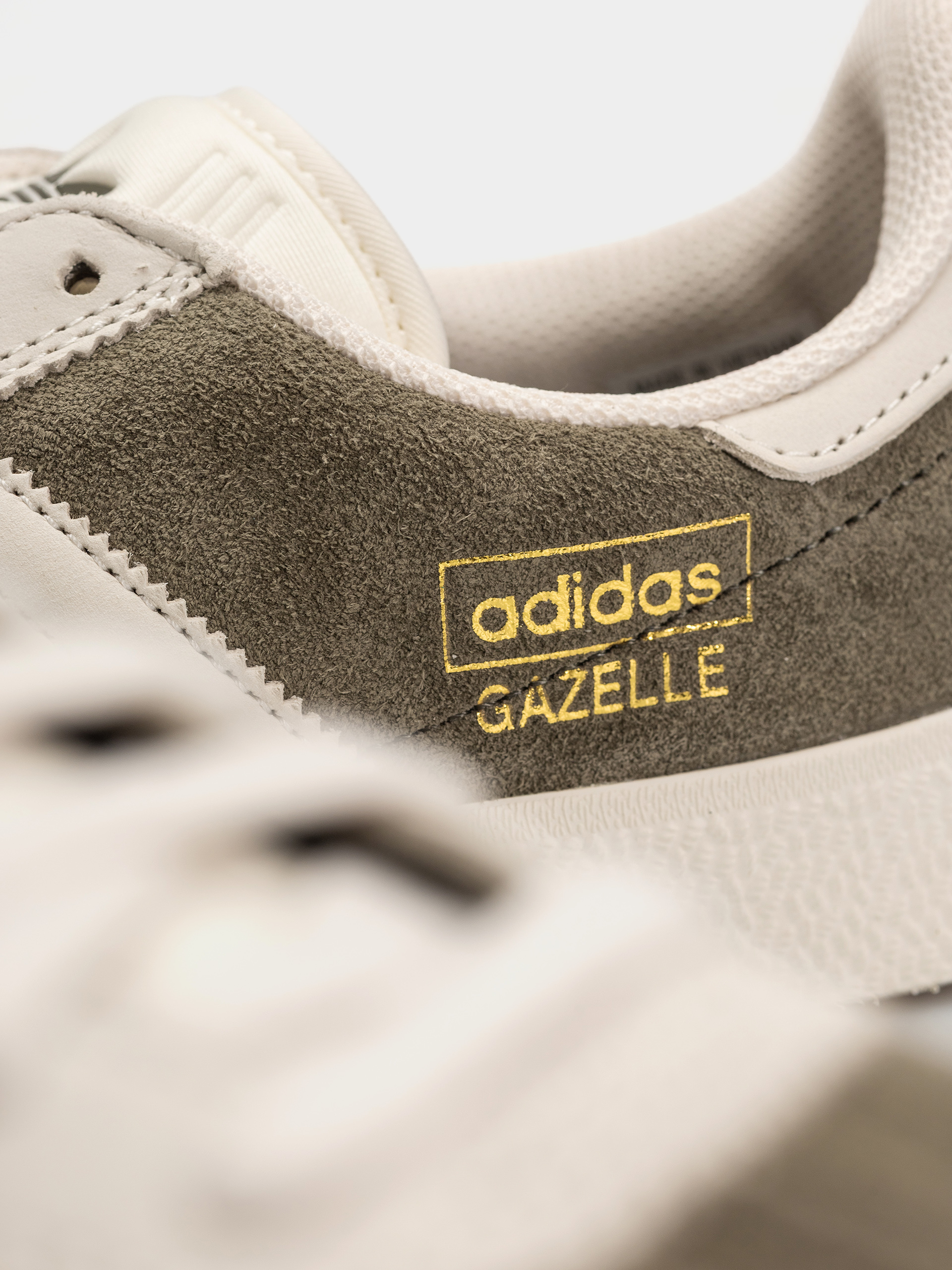 Pantofi adidas Gazelle Adv (olistr/cwhite/goldmt)