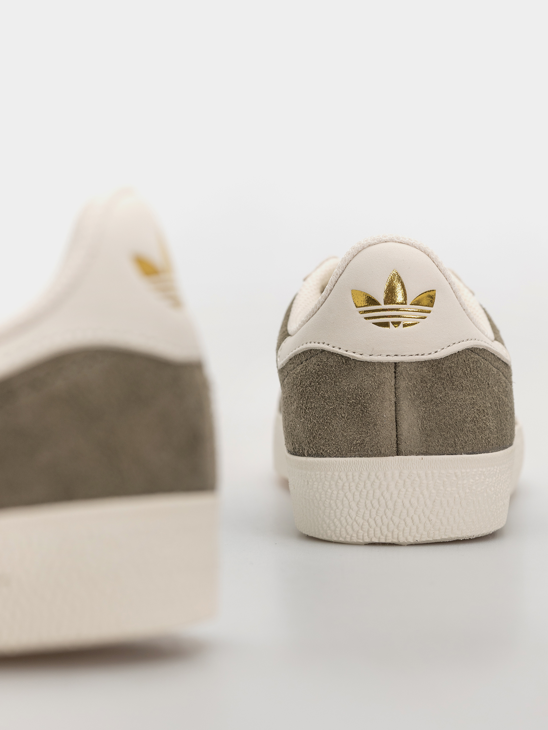 Pantofi adidas Gazelle Adv (olistr/cwhite/goldmt)