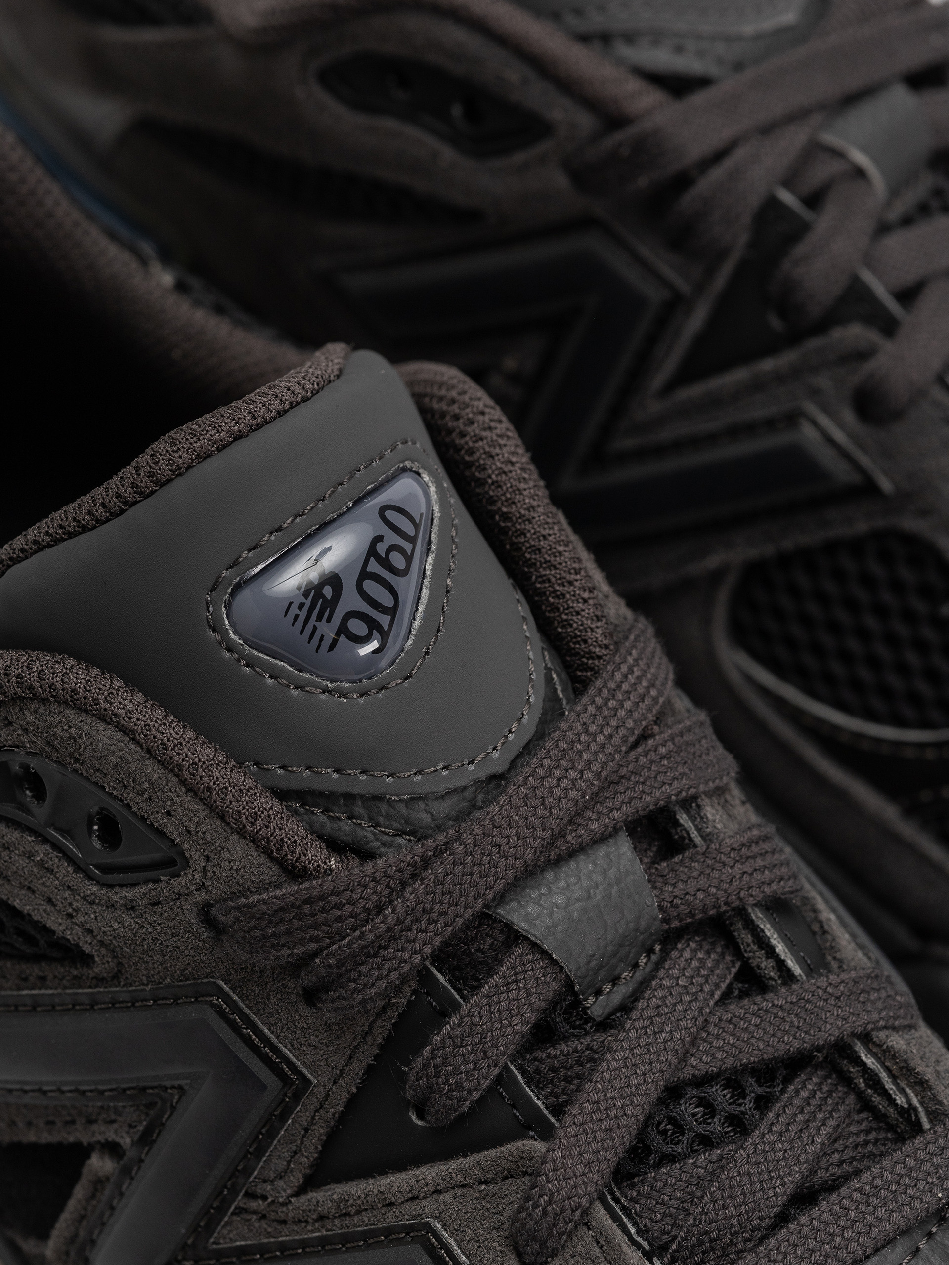 Pantofi New Balance 9060 (black/neptune grey)