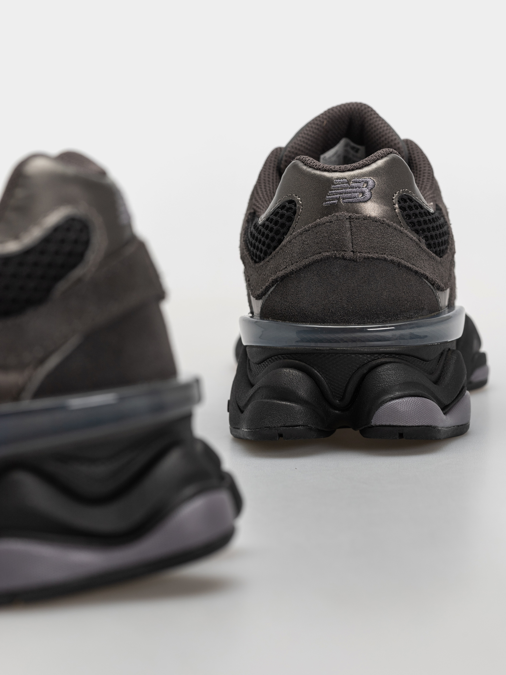 Pantofi New Balance 9060 (black/neptune grey)