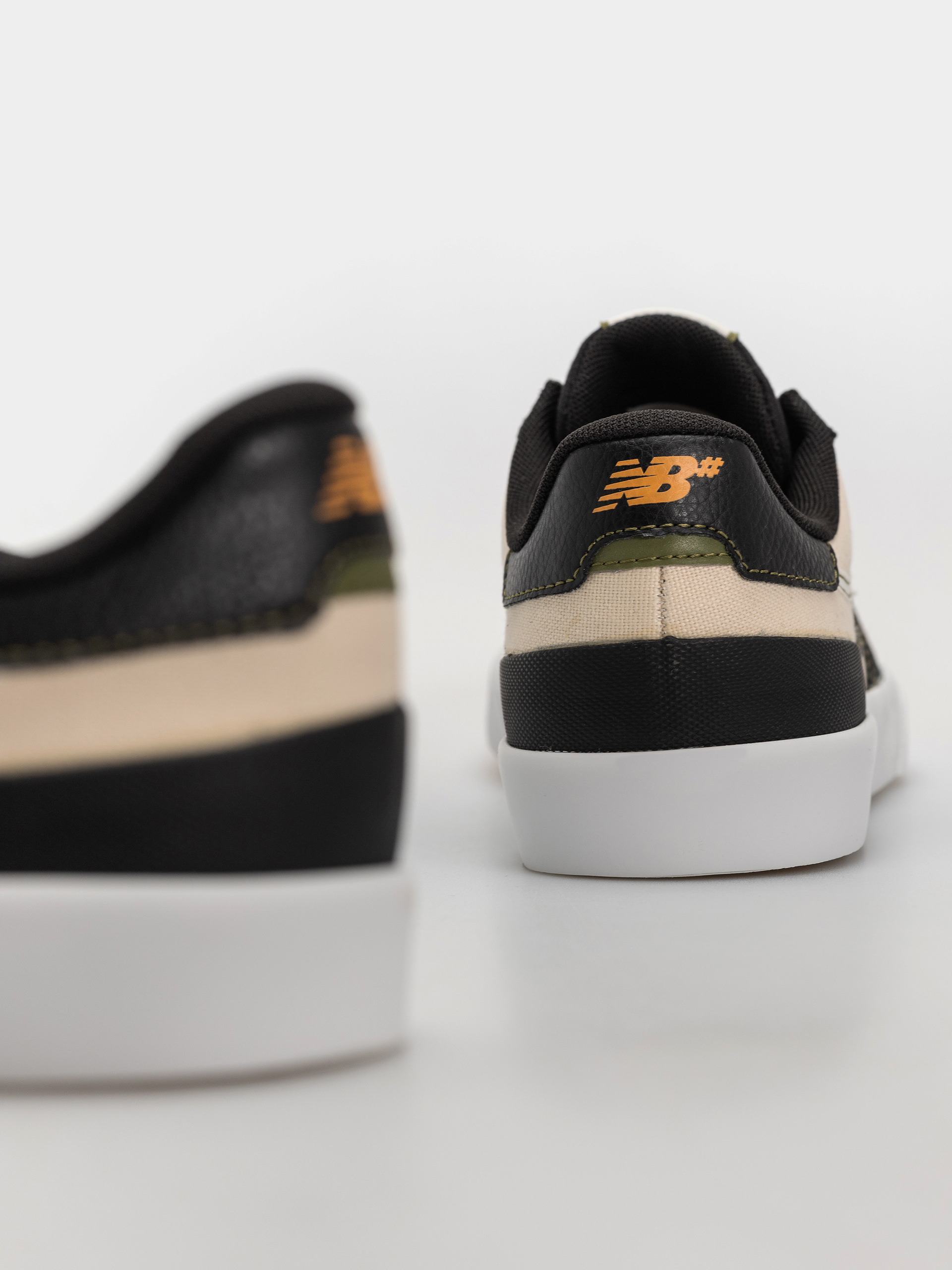 Pantofi New Balance 272 (black/sea salt)