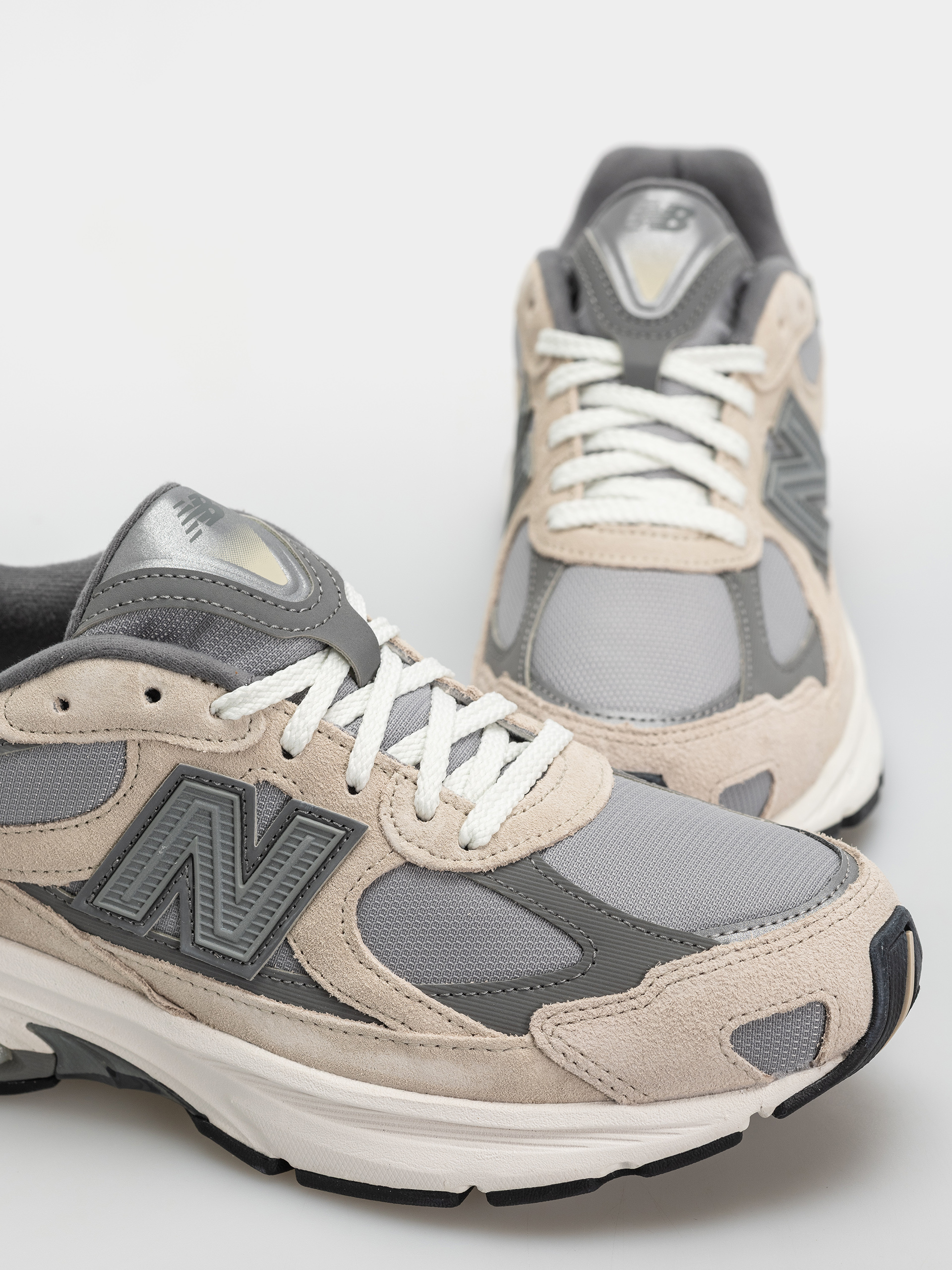 Pantofi New Balance 2010 (timberwolf/harbor grey)