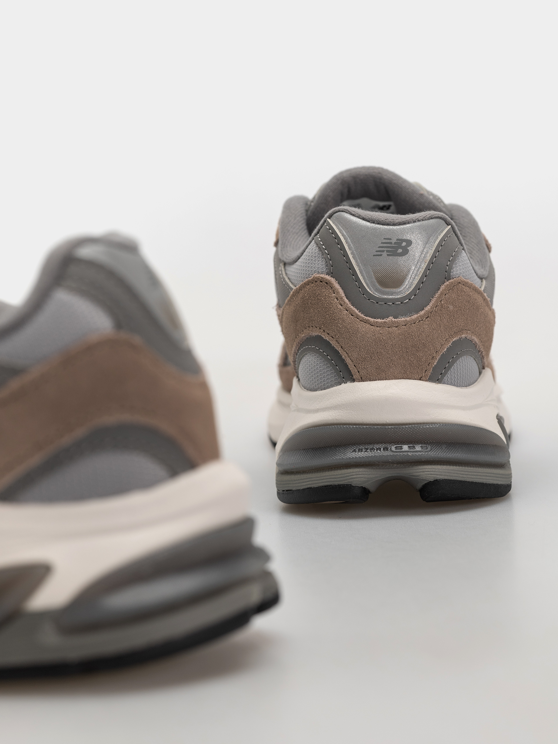 Pantofi New Balance 2010 (mushroom/harbor grey)