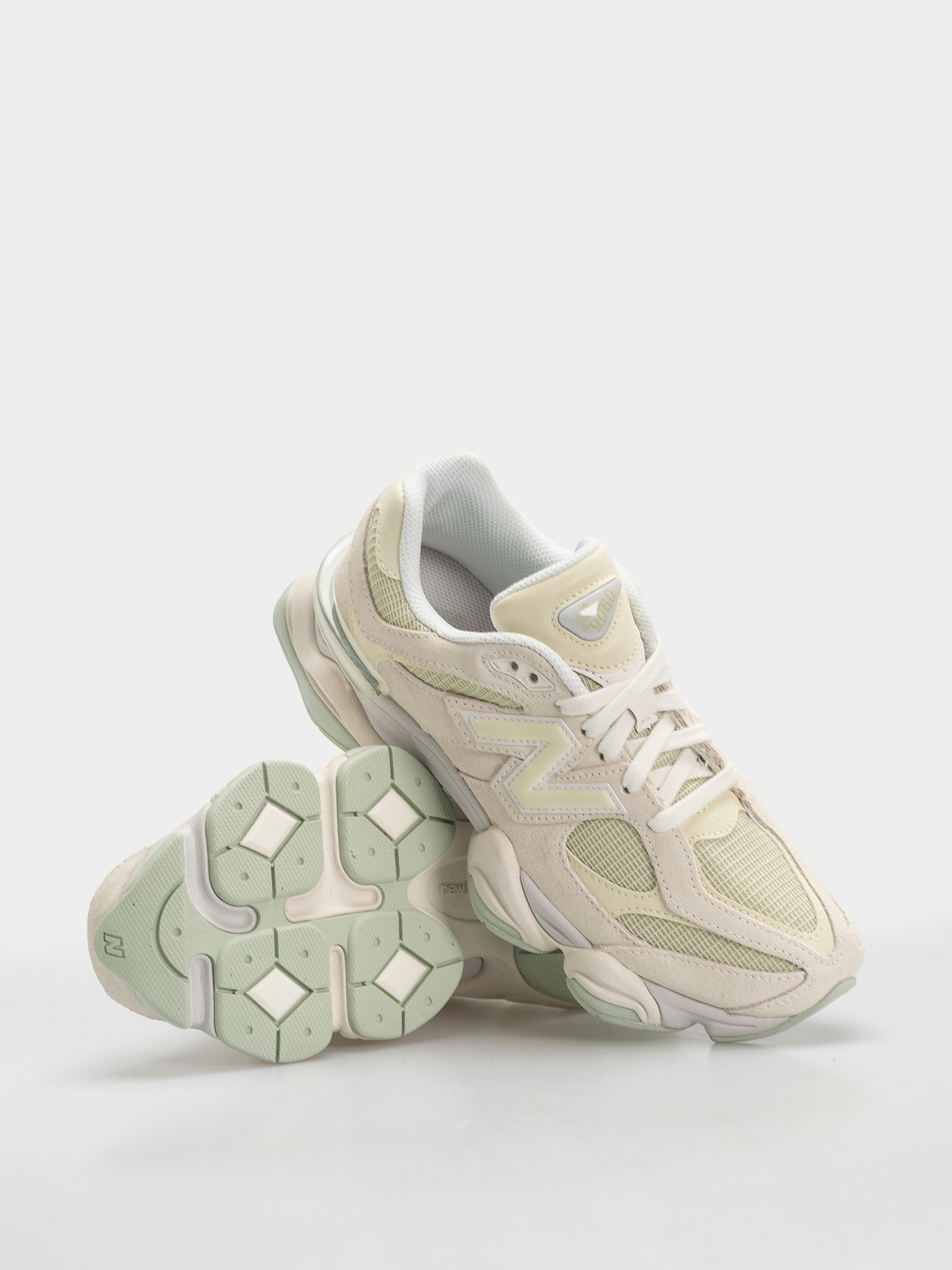 Pantofi New Balance 9060 (pistachio butter/angora)