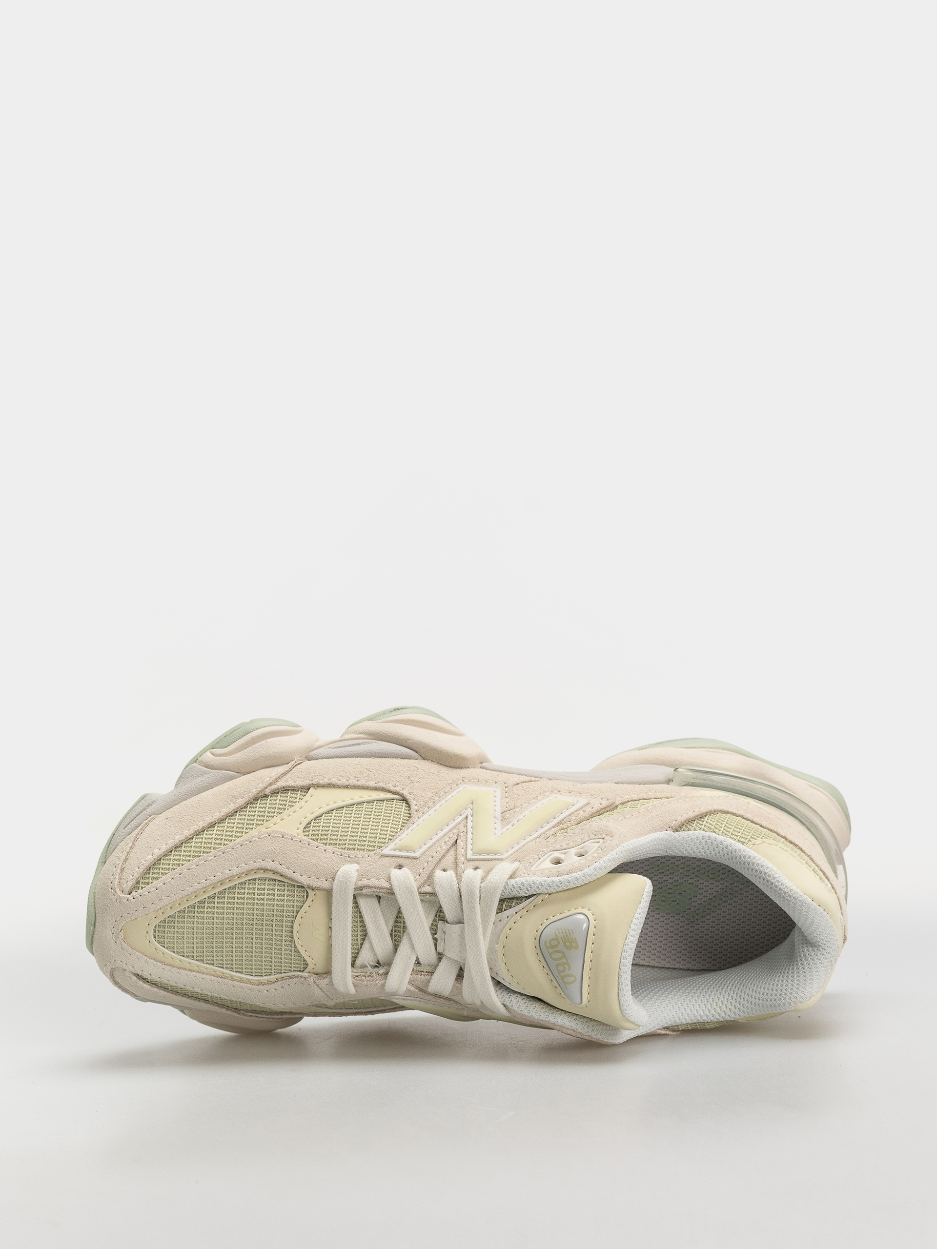 Pantofi New Balance 9060 (pistachio butter/angora)
