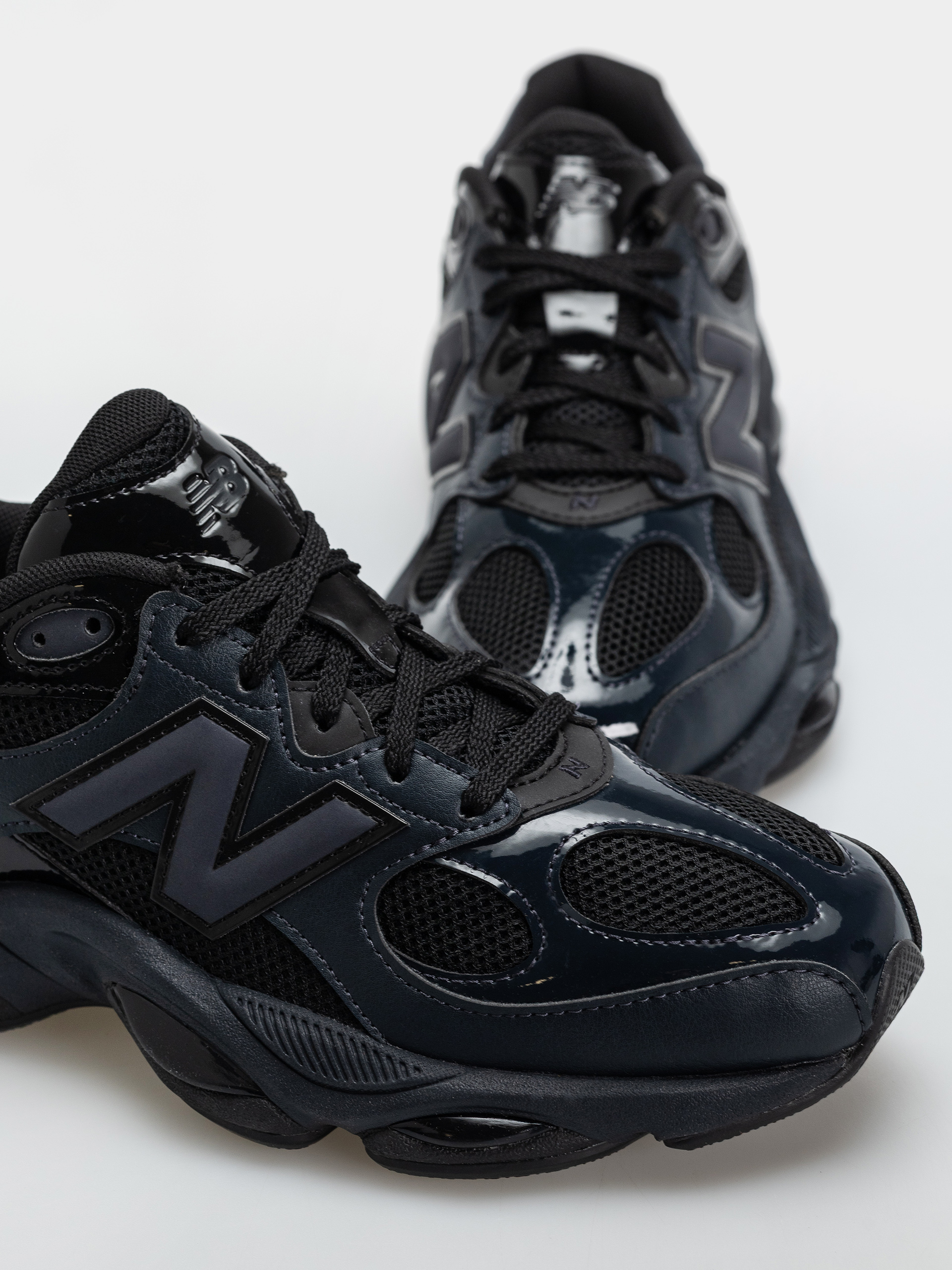 Pantofi New Balance 983 (black/dark night)