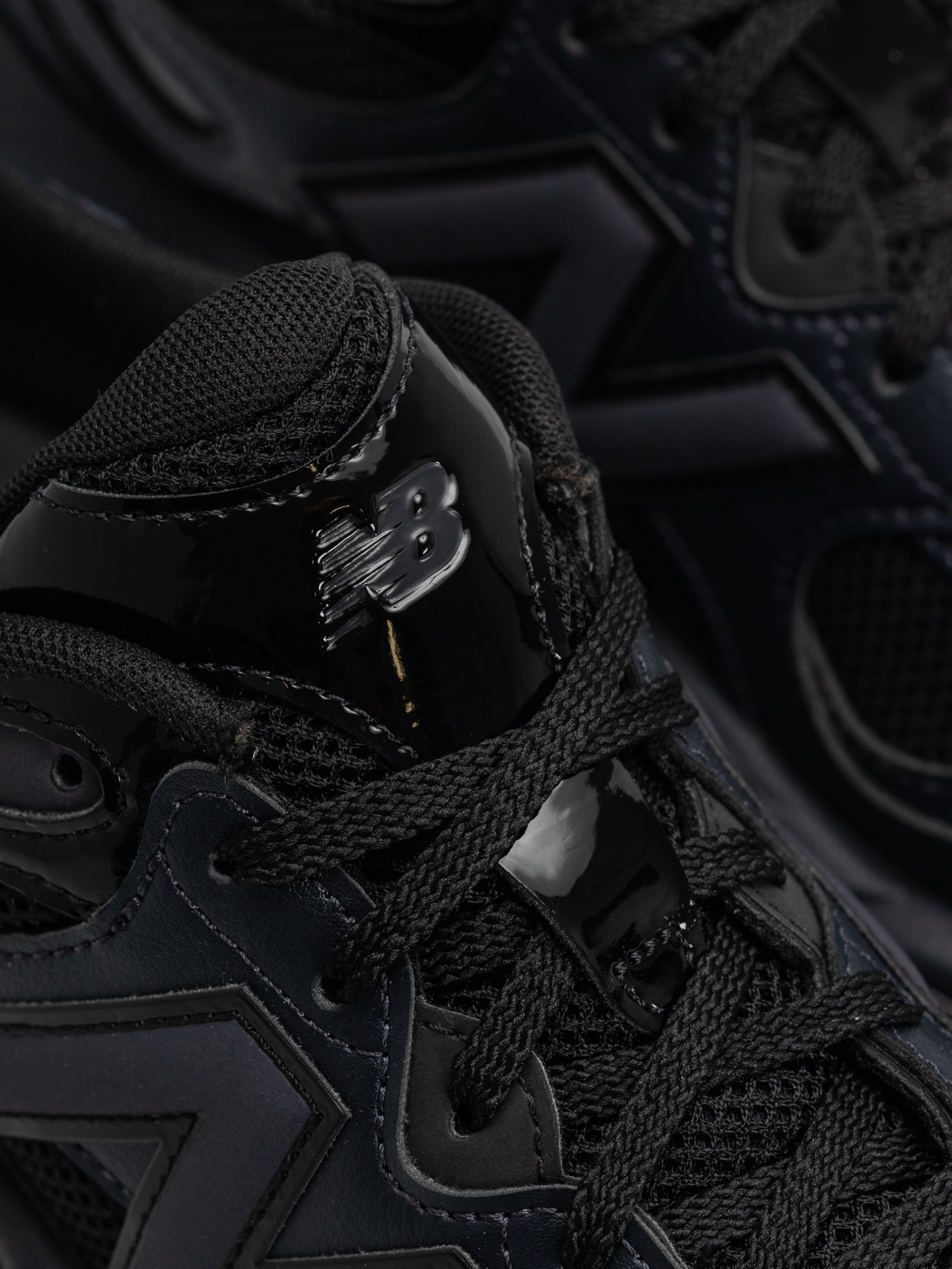 Pantofi New Balance 983 (black/dark night)