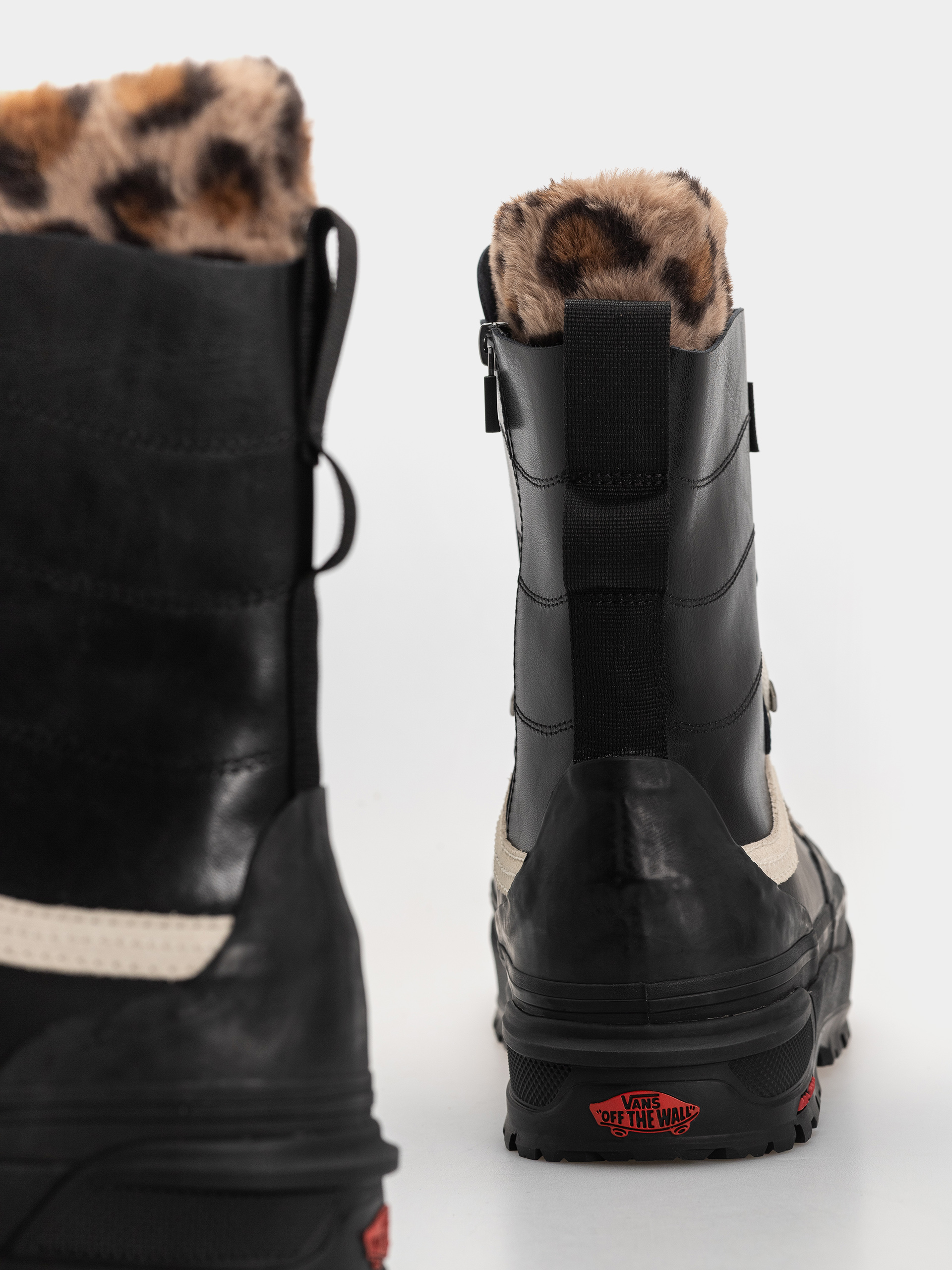 Pantofi Vans Standard Hi 2.0 Mte (black/black)