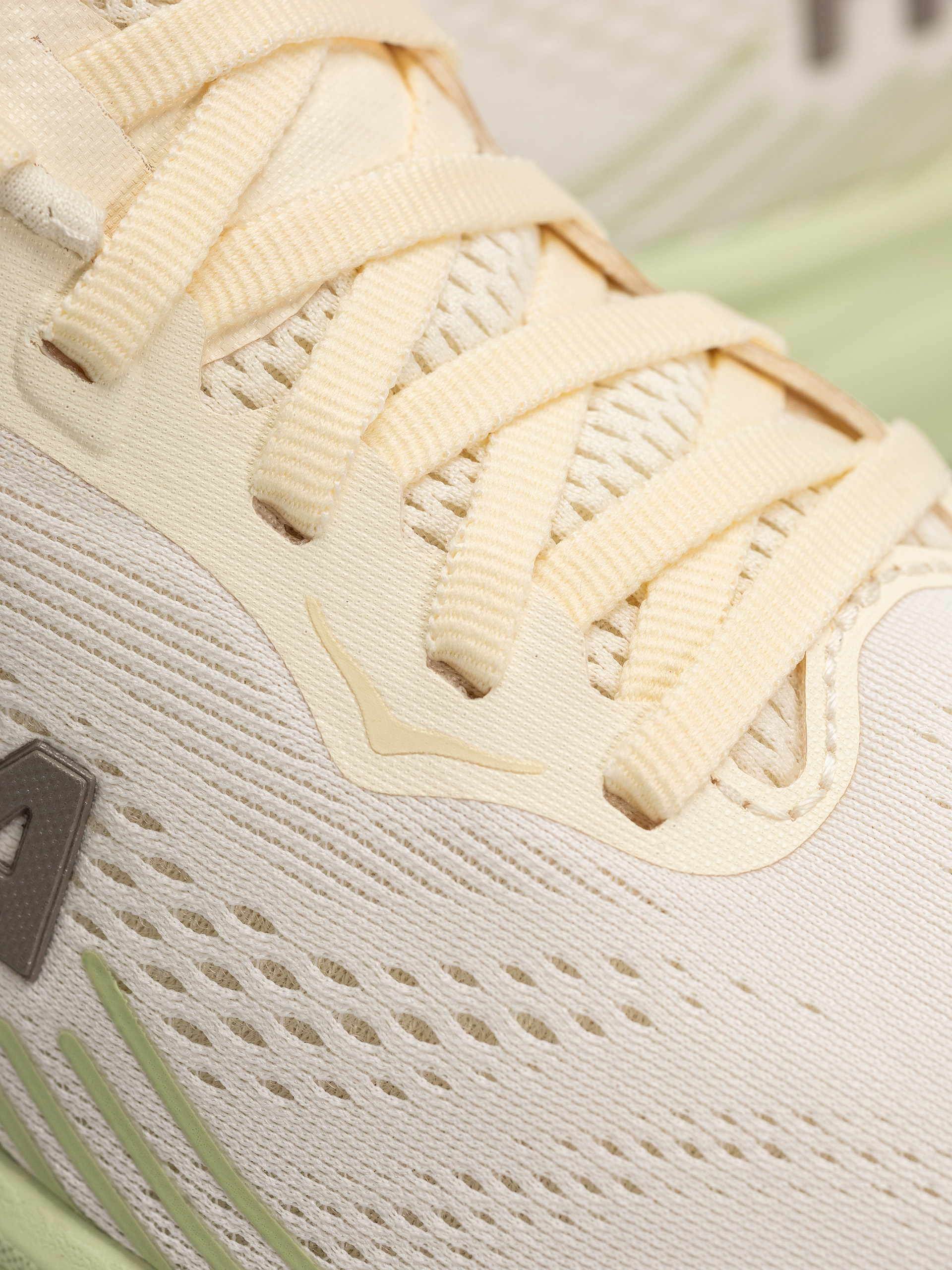 Pantofi Hoka Clifton 11 Wmn (alabaster/morning dew)