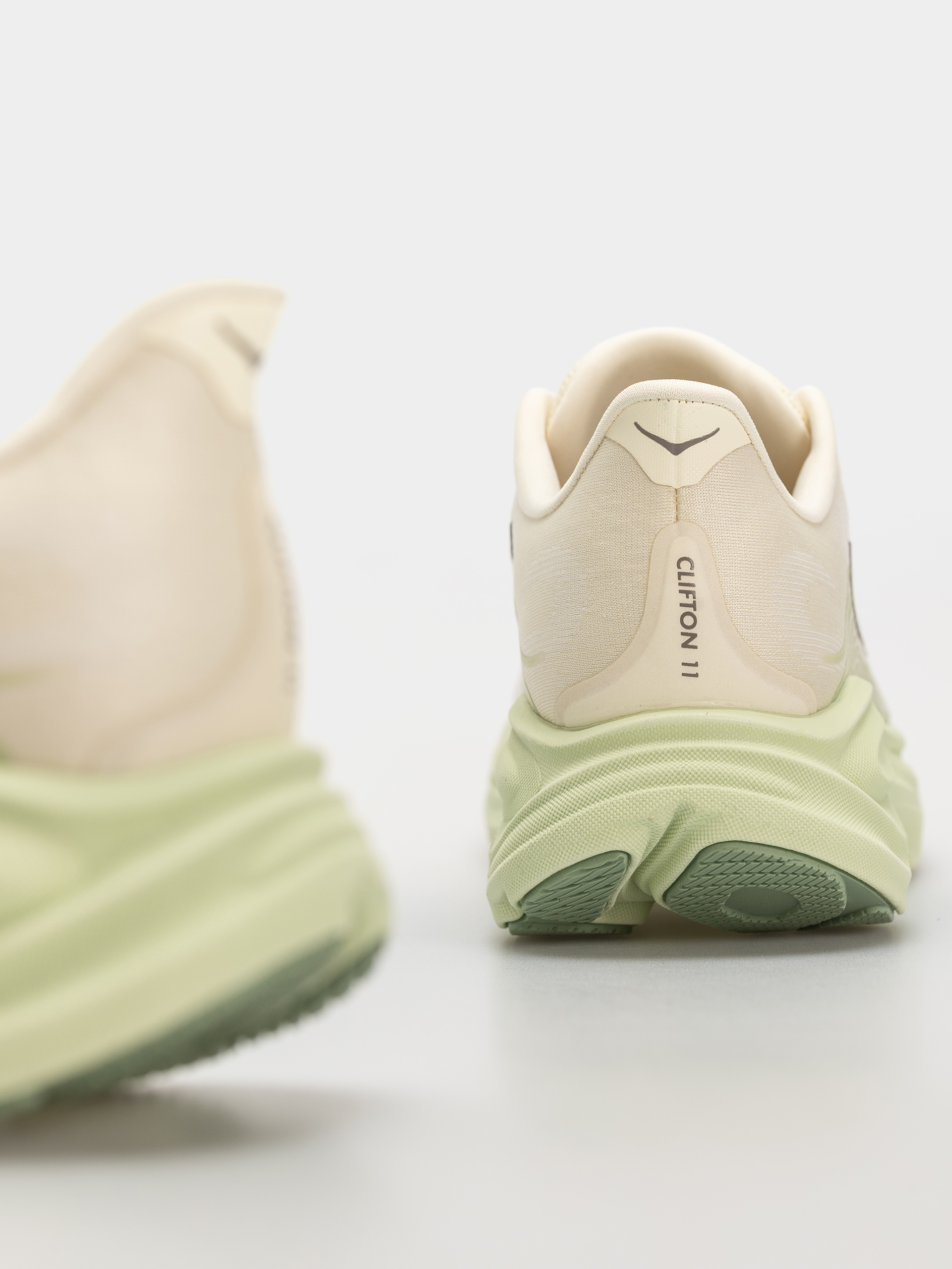Pantofi Hoka Clifton 11 Wmn (alabaster/morning dew)