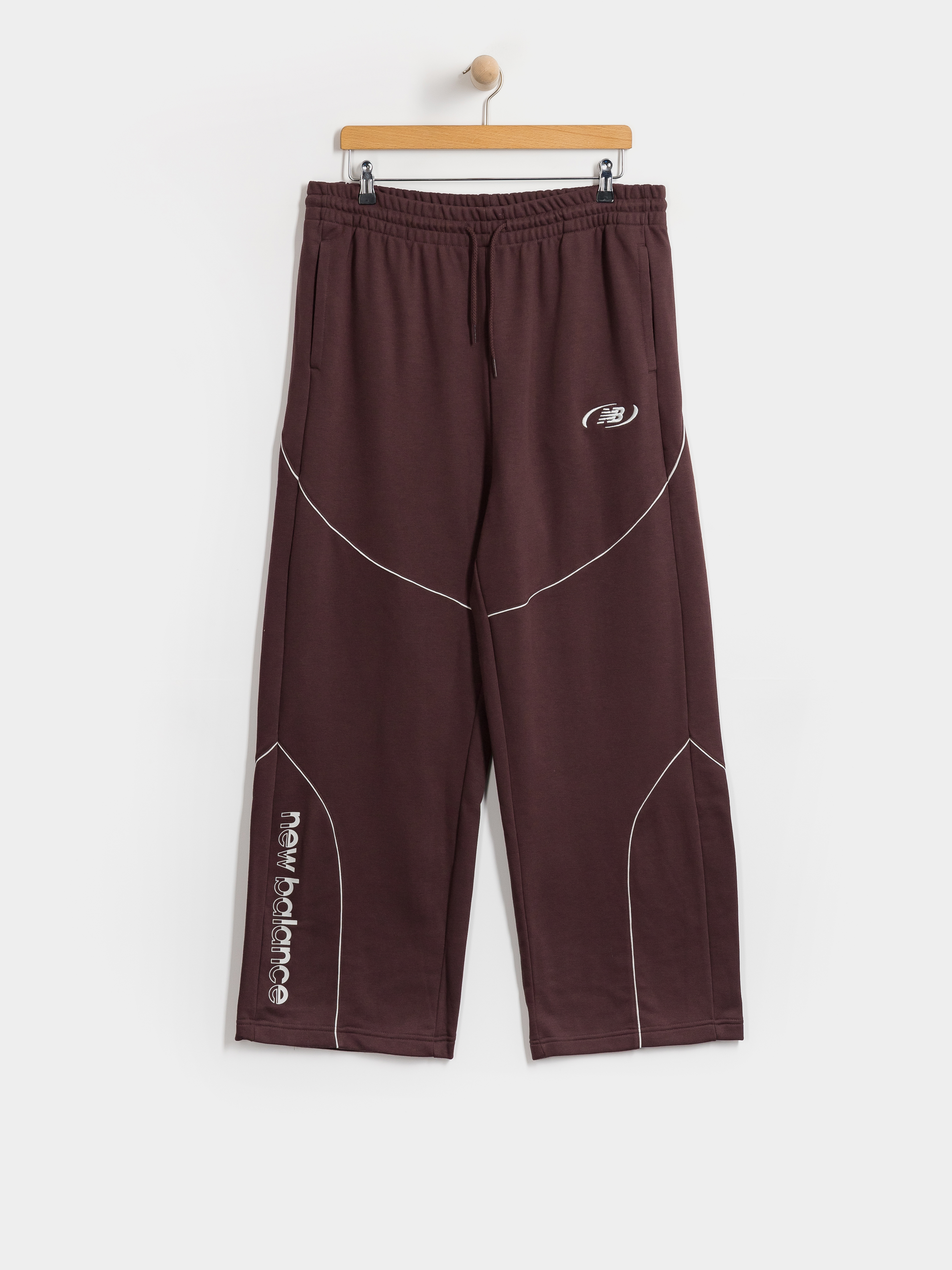 Pantaloni New Balance Trackside French Terry (cherry leather)