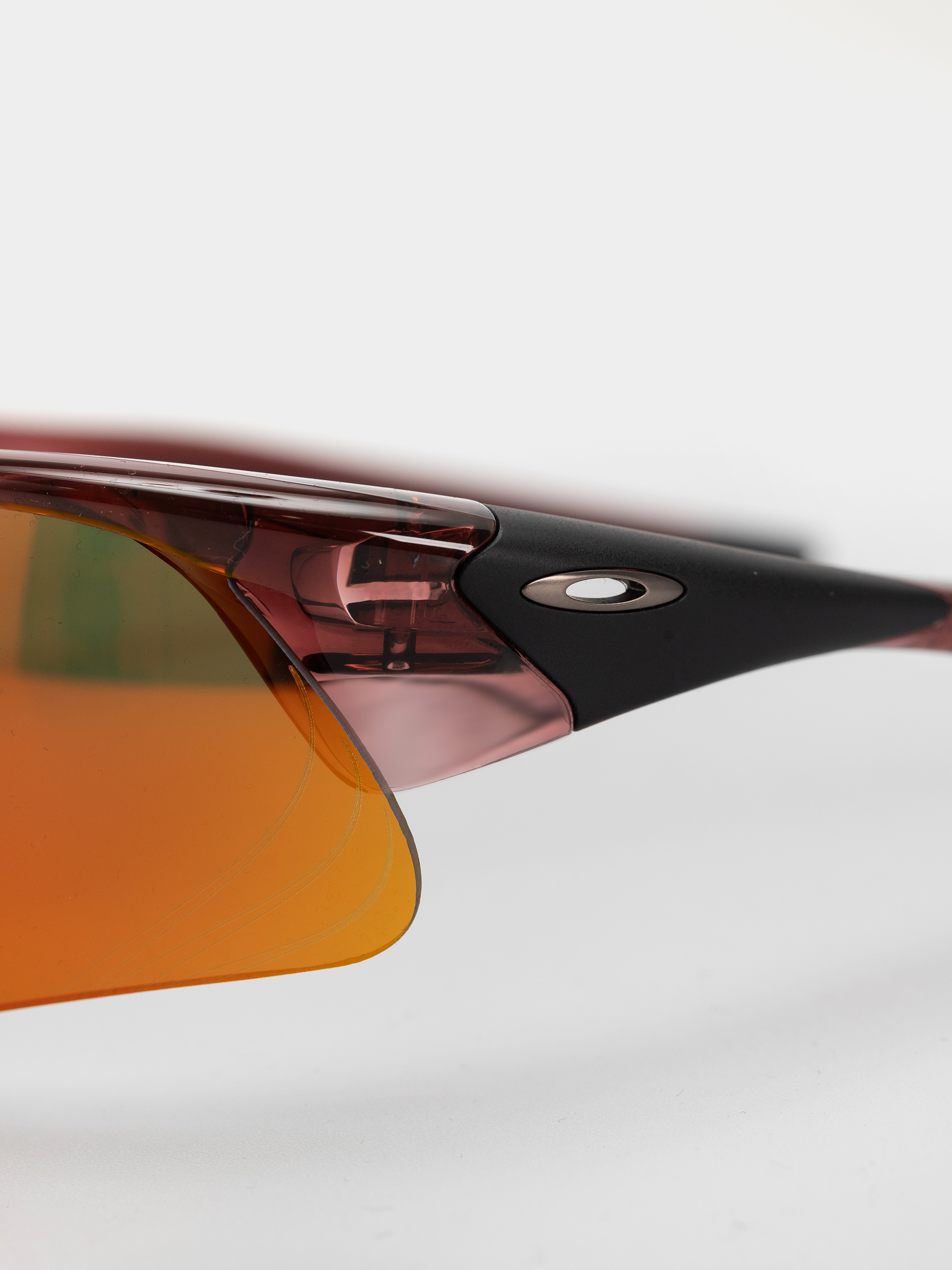 Ochelari de soare Oakley Suture Jacket (trans iron red/prizm ruby)