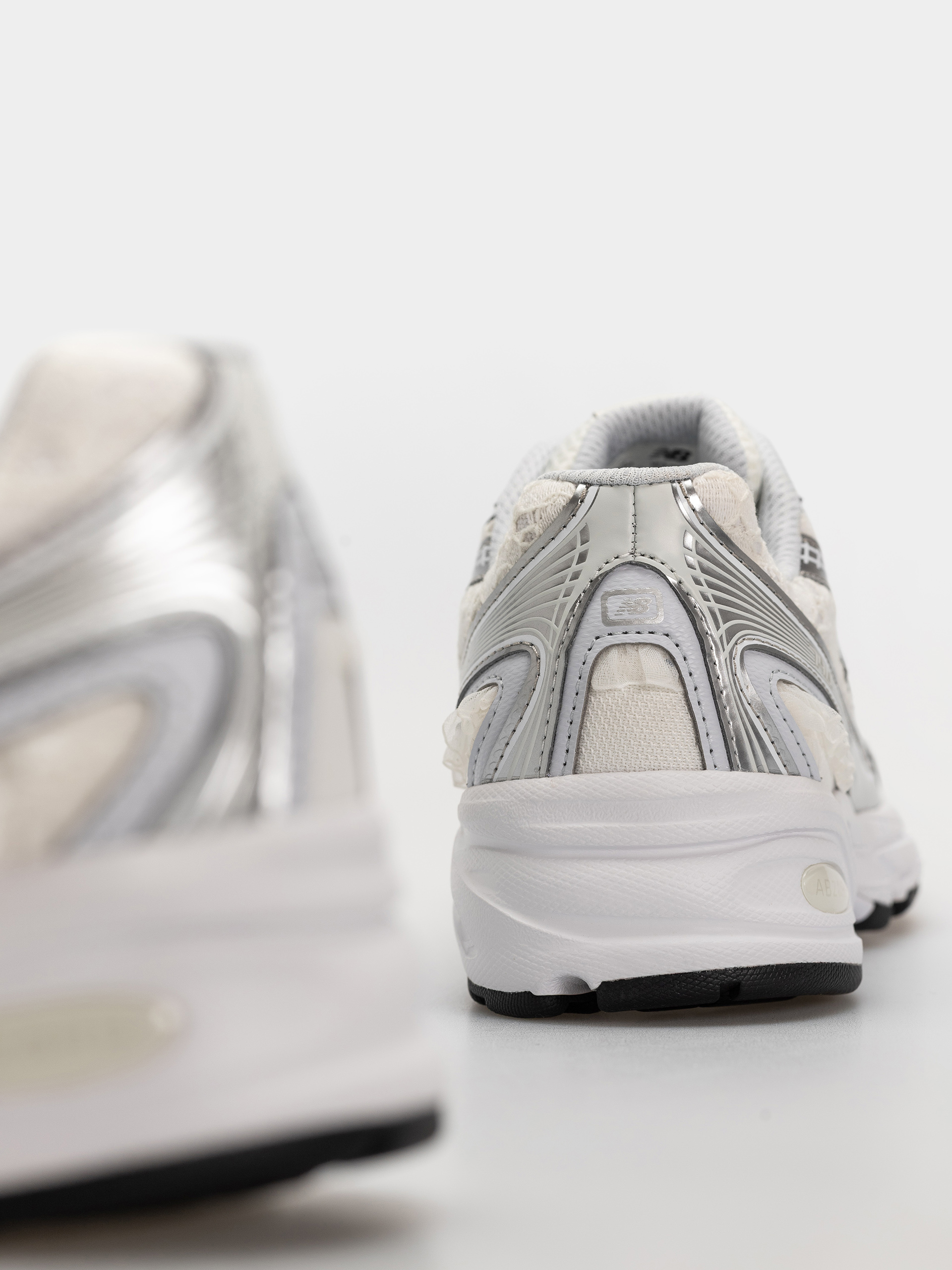Pantofi New Balance 740 (linen/silver metallic)