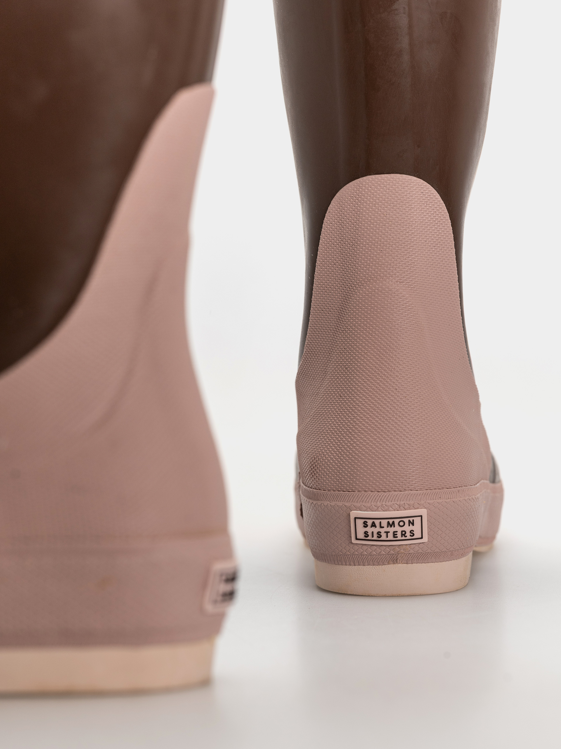 Pantofi Xtratuf Salmon Sisters 15 Legacy Boot Wmn (brown sepia halibut)