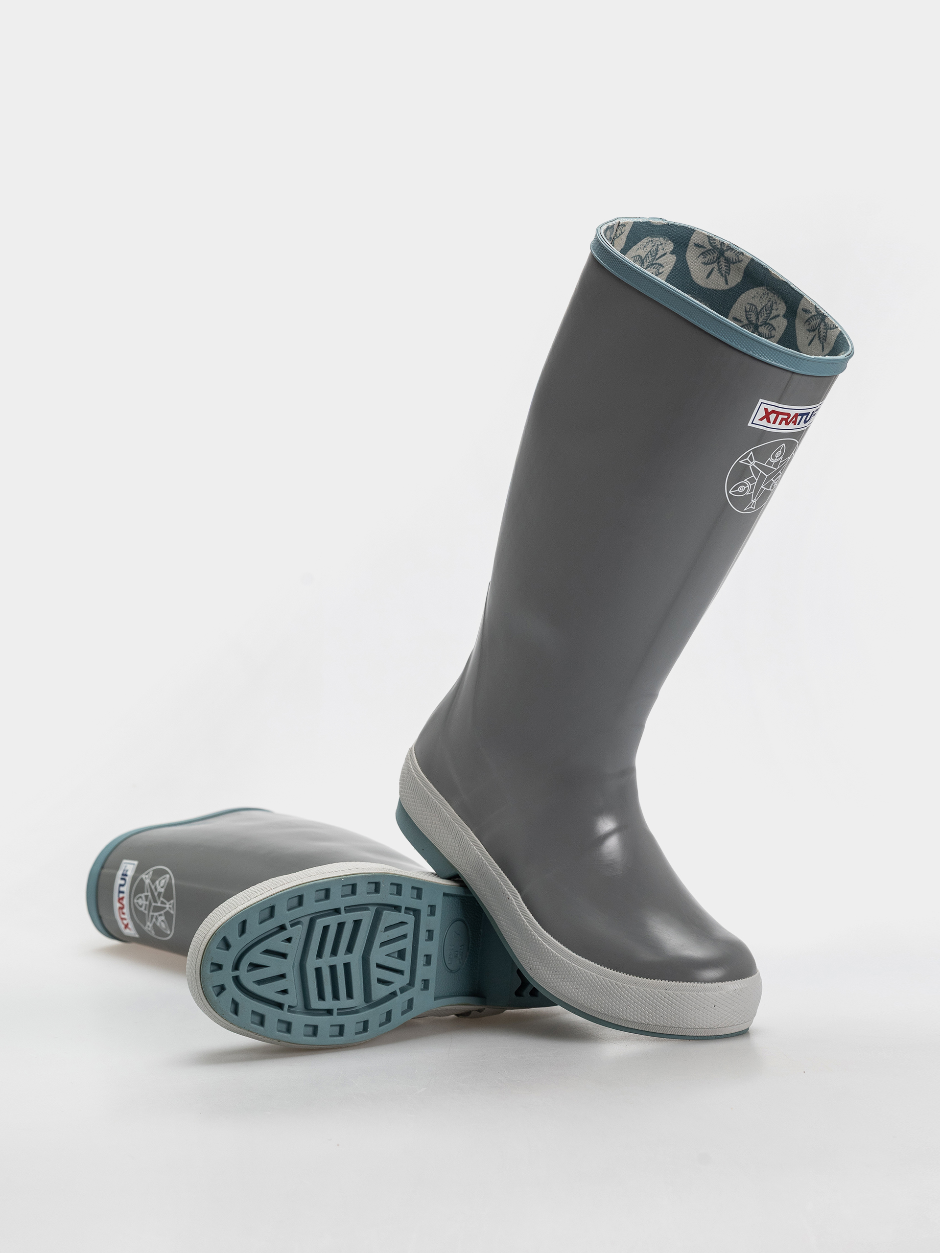 Pantofi Xtratuf Salmon Sisters 15 Legacy Boot Wmn (grey sand dollar)